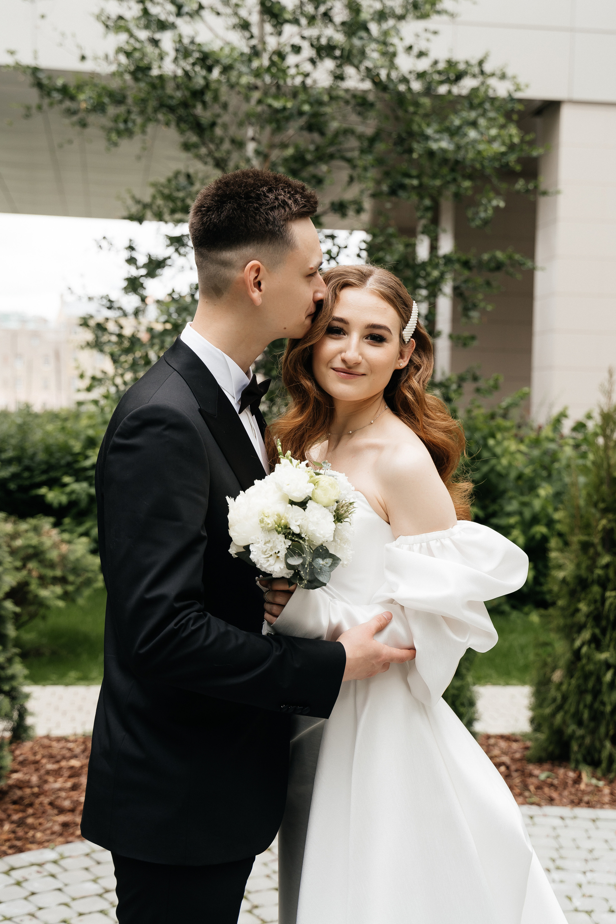 Современная свадьба с винтажным шлейфом в Санкт-Петербурге. Фотограф в Мурманске, Североморске и Санкт-Петербурге Валерия Козлова