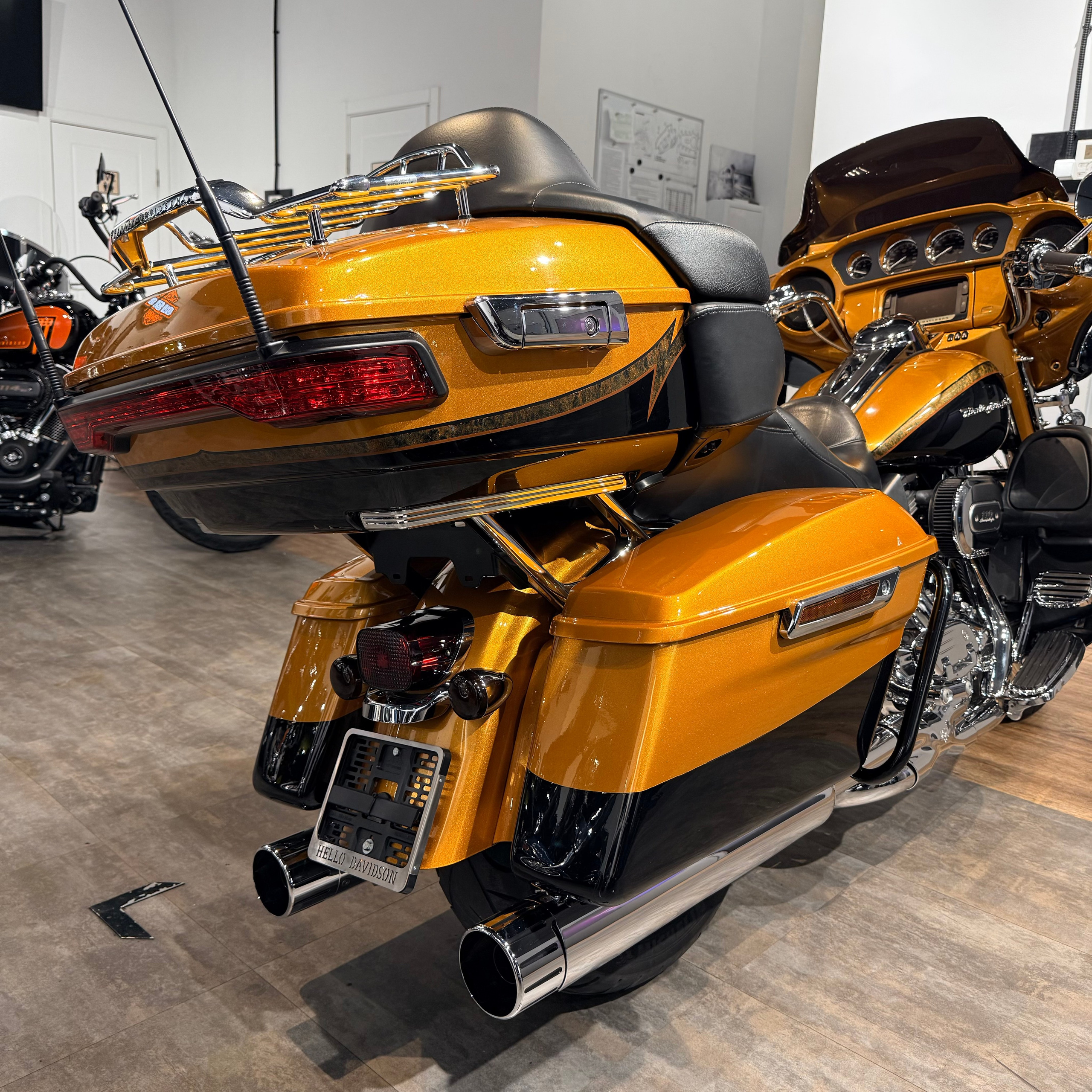 Купить Harley-Davidson 2014 CVO Еlесtra Glide Limited Gоld (Touring) — подробнее на сайте. Hello Davidson, Москва. Только хорошие мотоциклы…