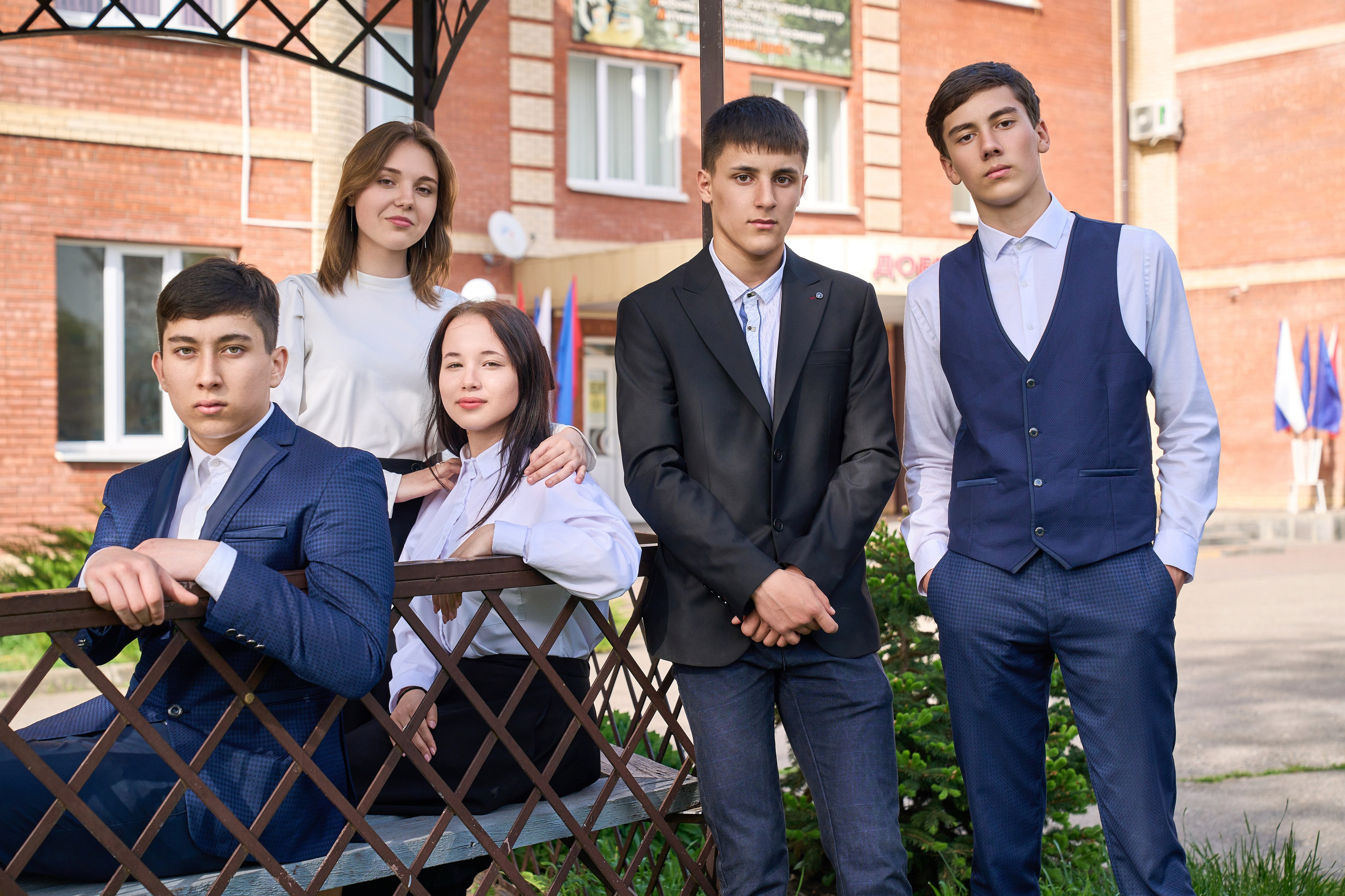 Выпускные альбомы и съемка на улице, плюсы и минусы