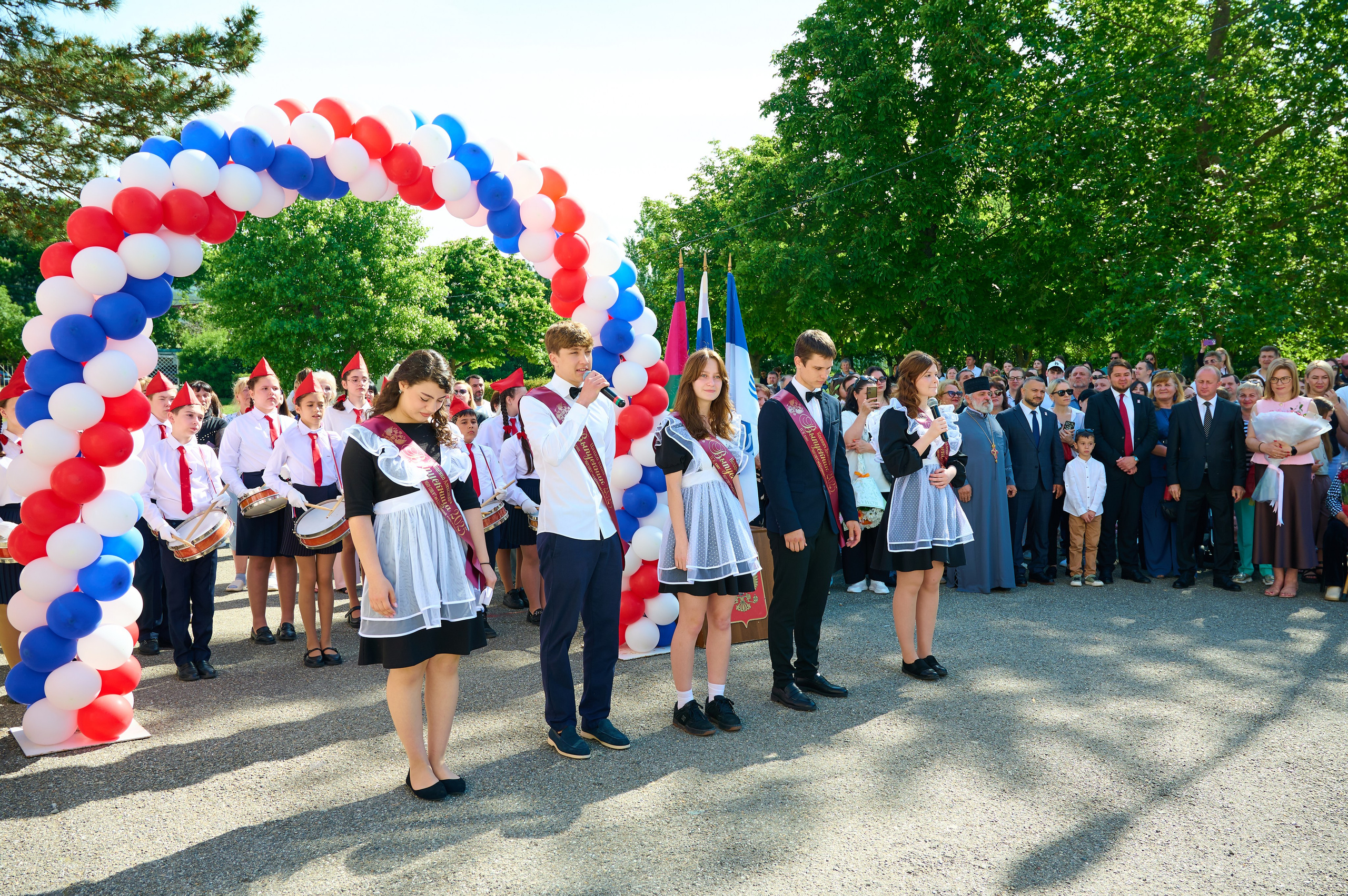 Последний звонок 2025. Жизнь курорта Кабардинка в фотографиях