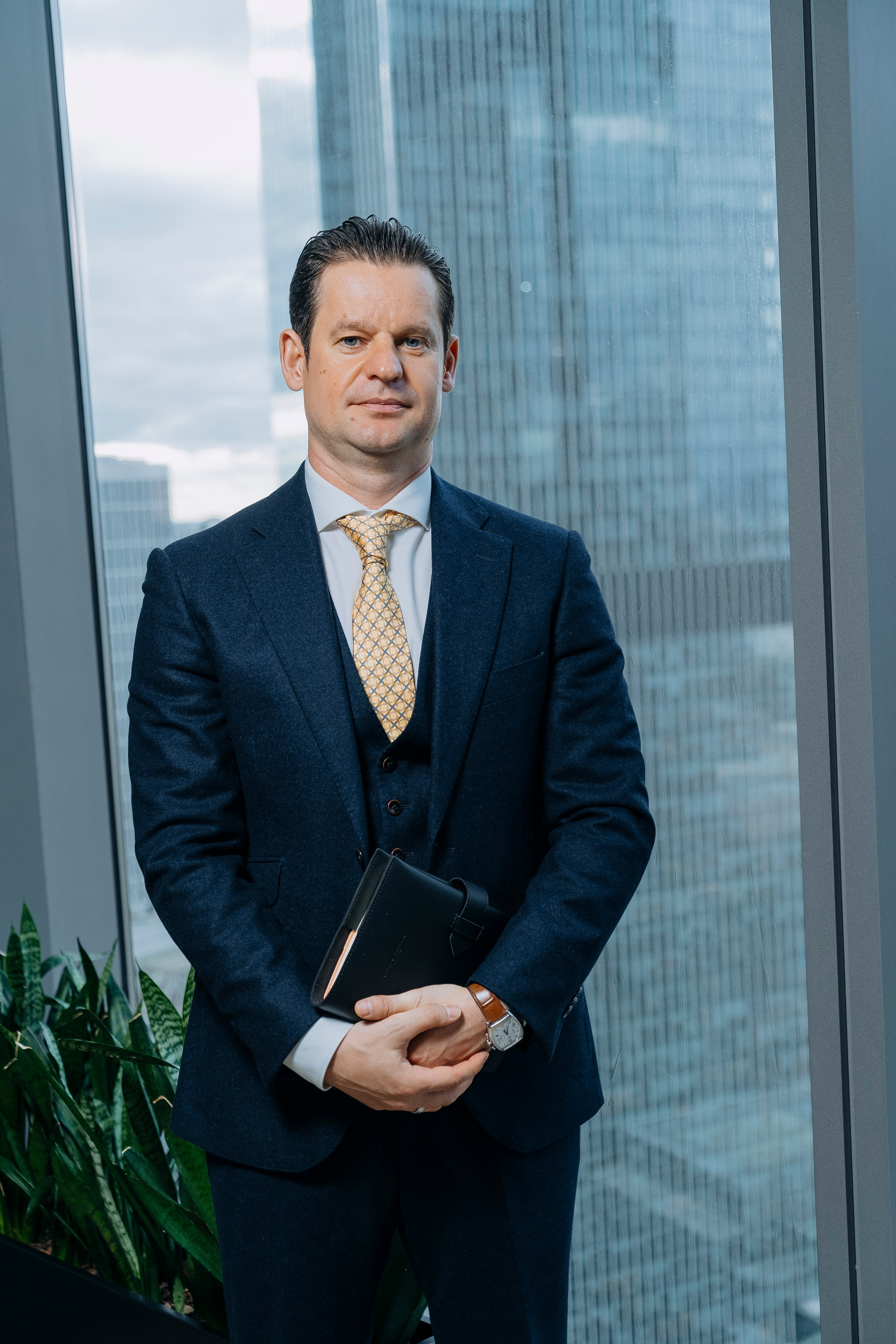 Деловая фотосессия в Москва-Сити. Профессиональный портретный фотограф в Москве Владимир Глаголев