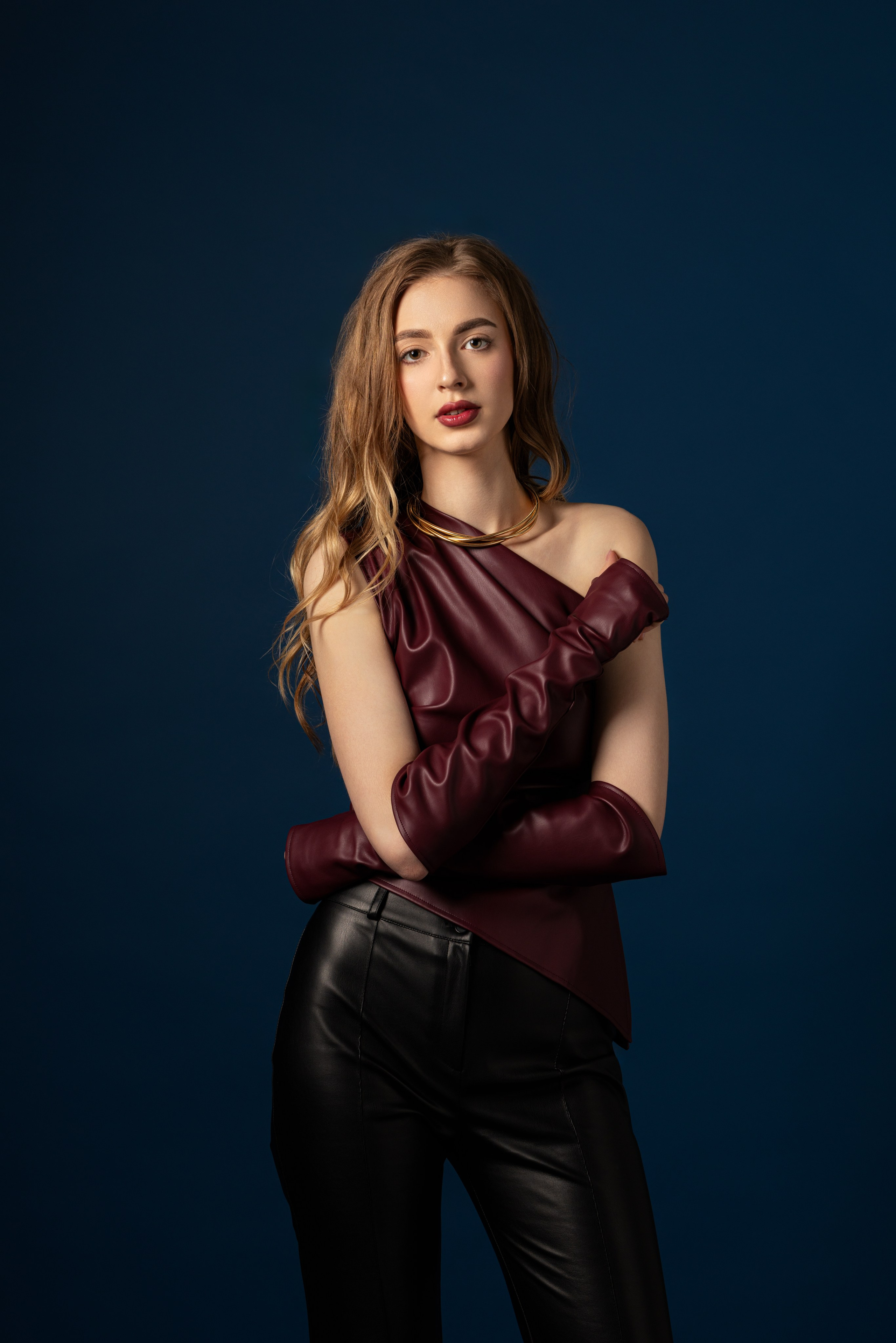 Студийная съемка на циклораме с импульсным светом с Ксенией для «себя». Дмитрий Шульгин, портретный фотограф в Воронеже