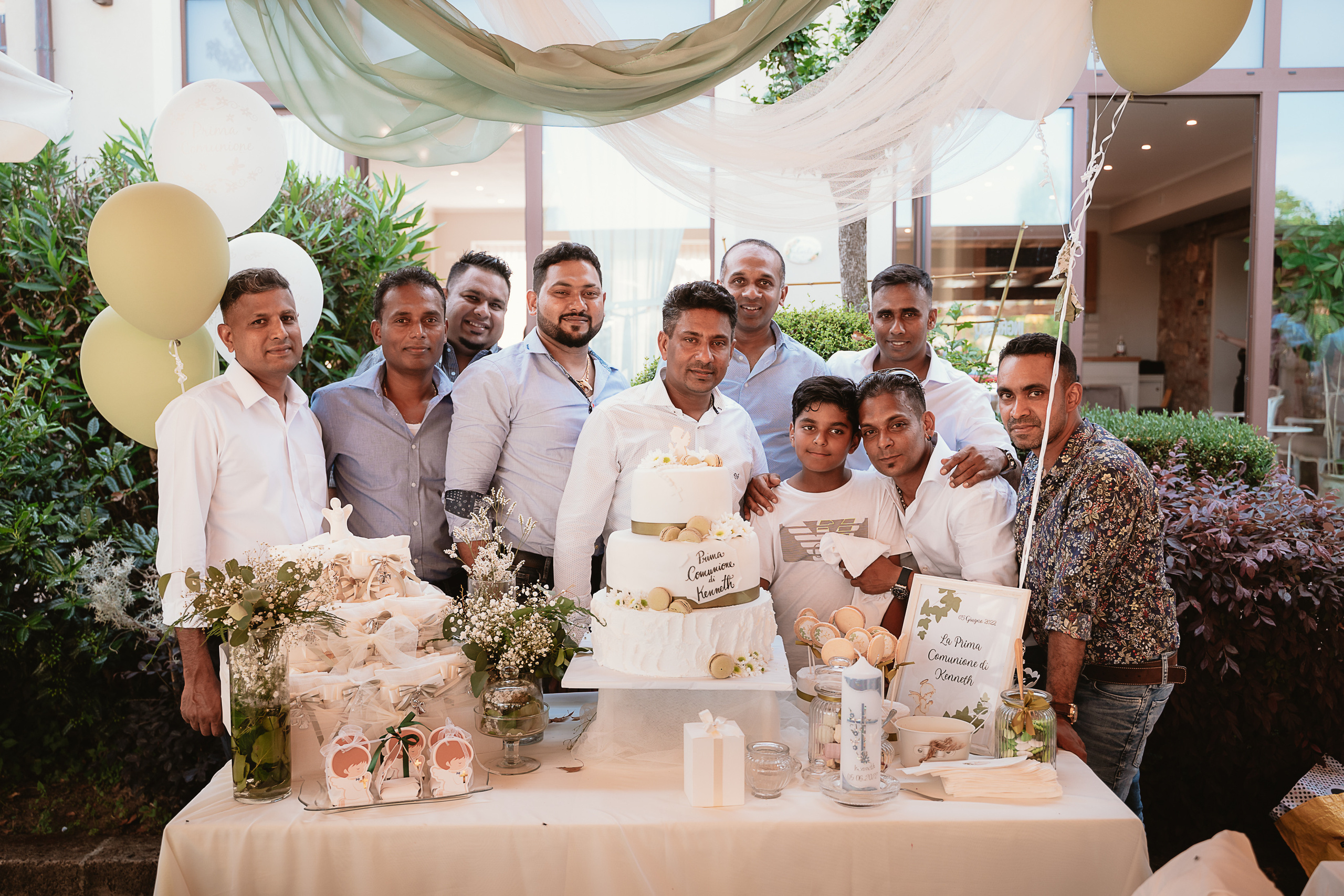 Kenneth Comunione. Family Lifestyle Photographer in Lucca, Italia