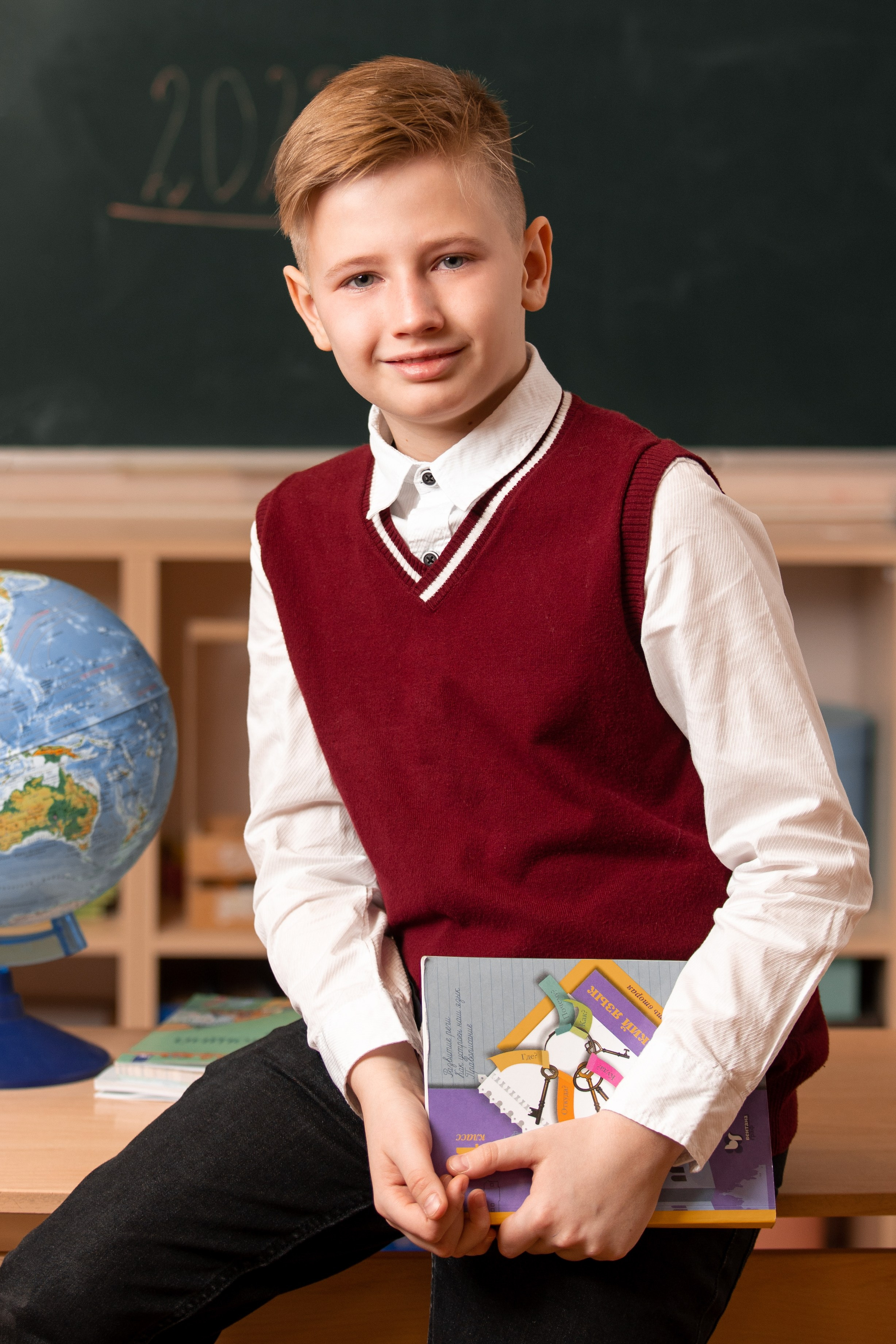 4 КЛАСС. Выпускные альбомы Новосибирск — Твой Альбом