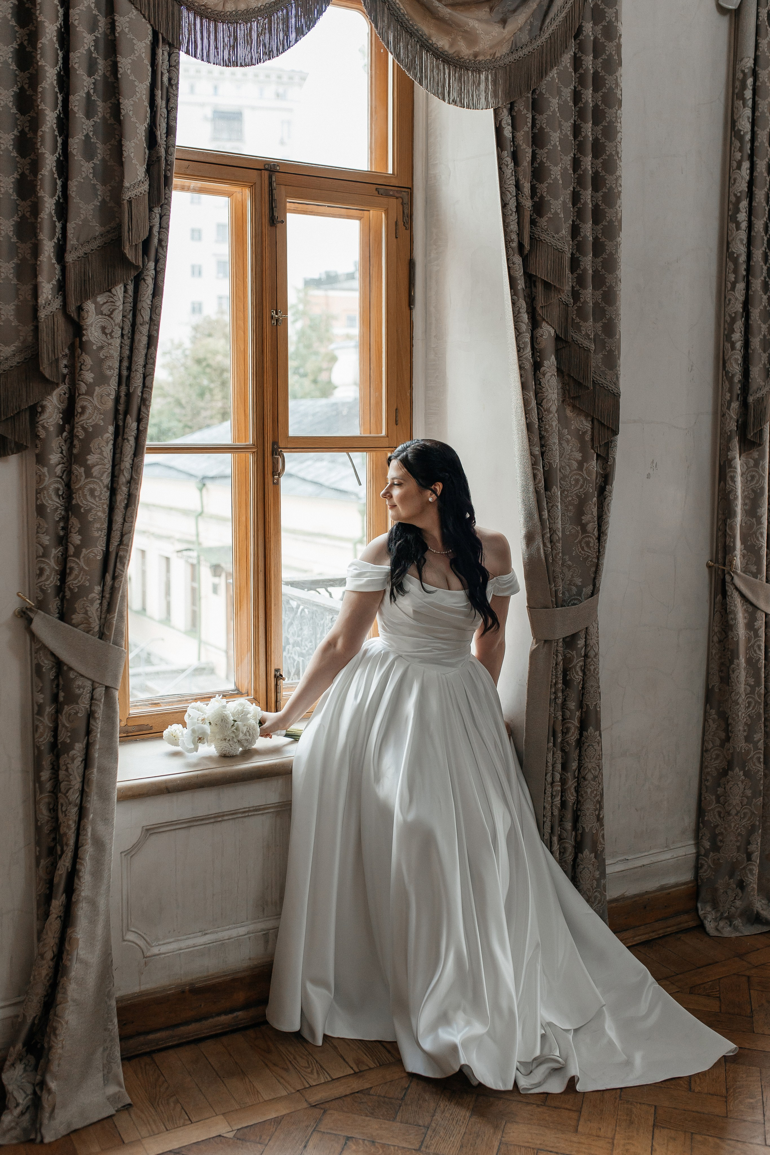 Регистрация брака в библиотеке читальне пушкина. Свадебный фотограф в Москве Дарья Олендарёва