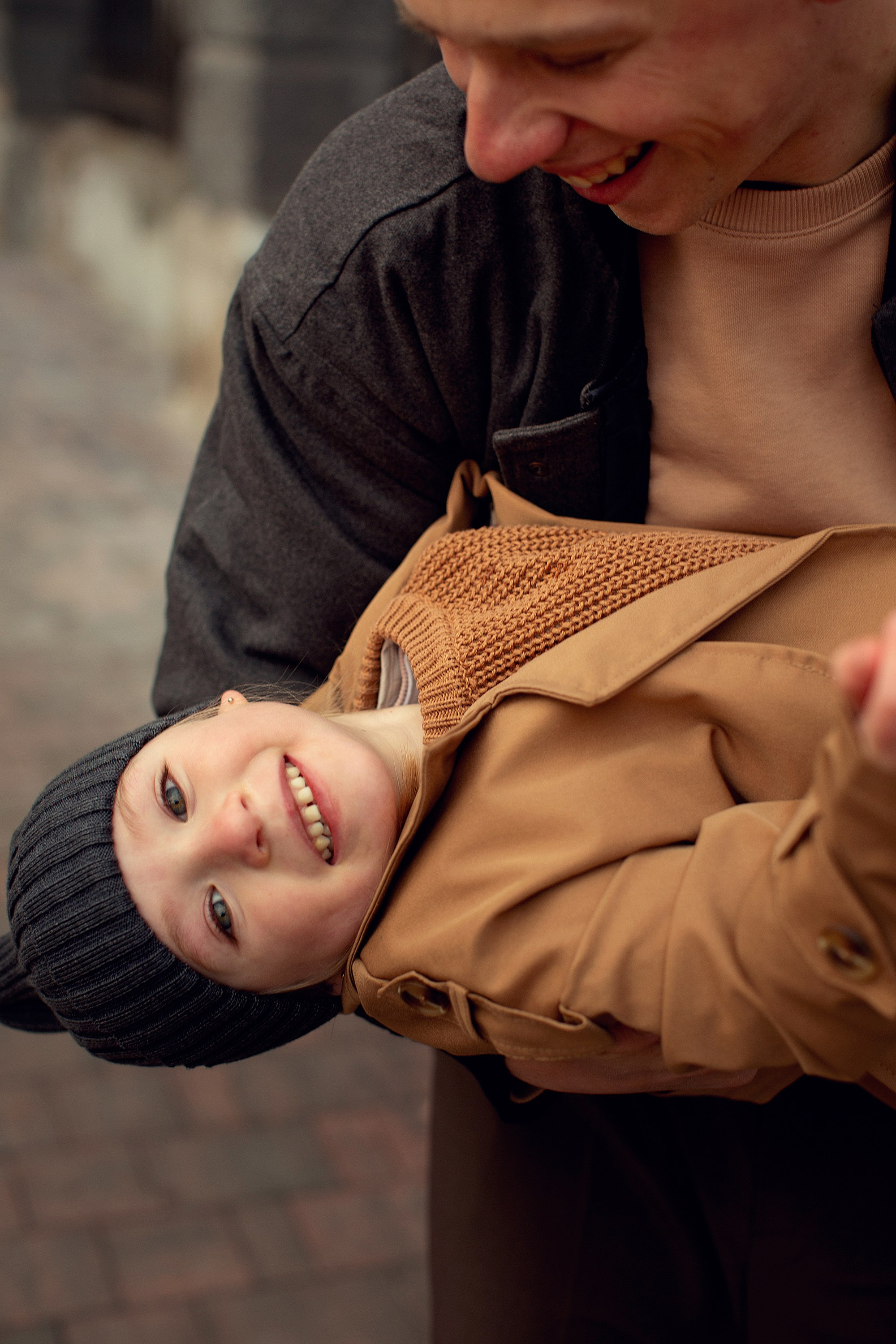 Яркая городская фотопрогулка семьи в ожидании второго малыша. Tatyana Nadezhdina Family photographer