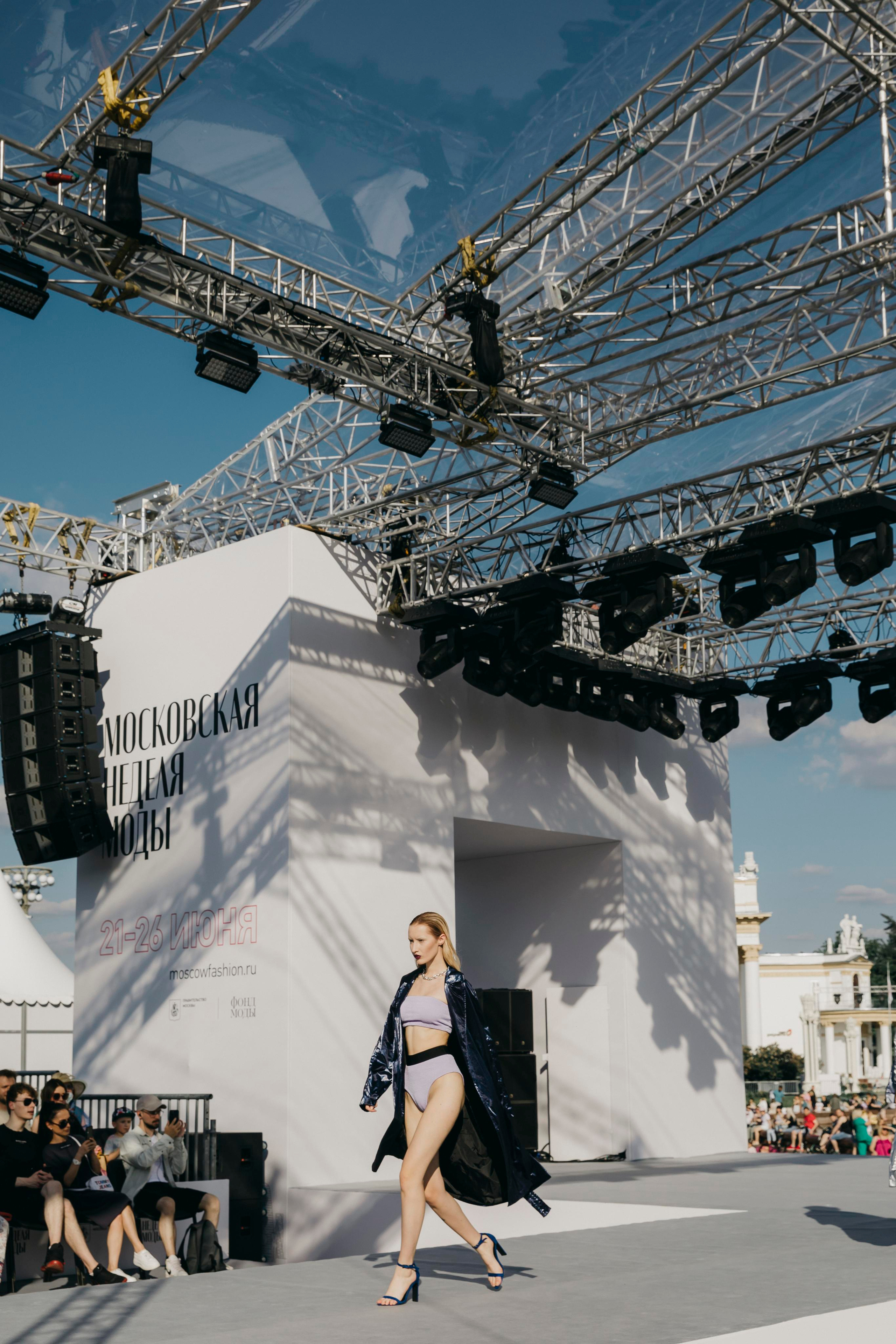 Московская Неделя Моды ВДНХ. «Птичка на проводе»: информационный портал в Москве