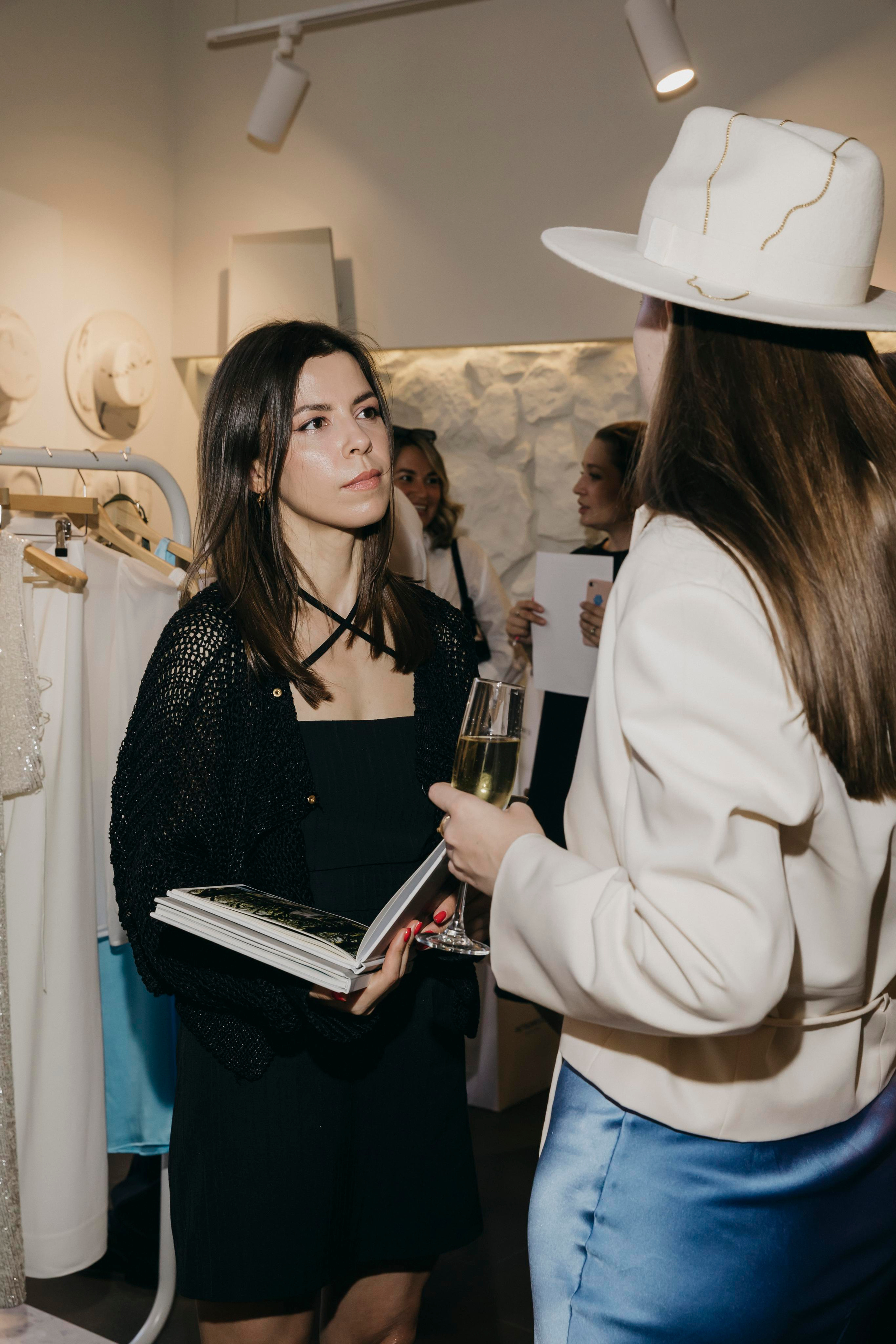 Мультибрендовый concept store Petrovka’15. «Птичка на проводе»: информационный портал в Москве