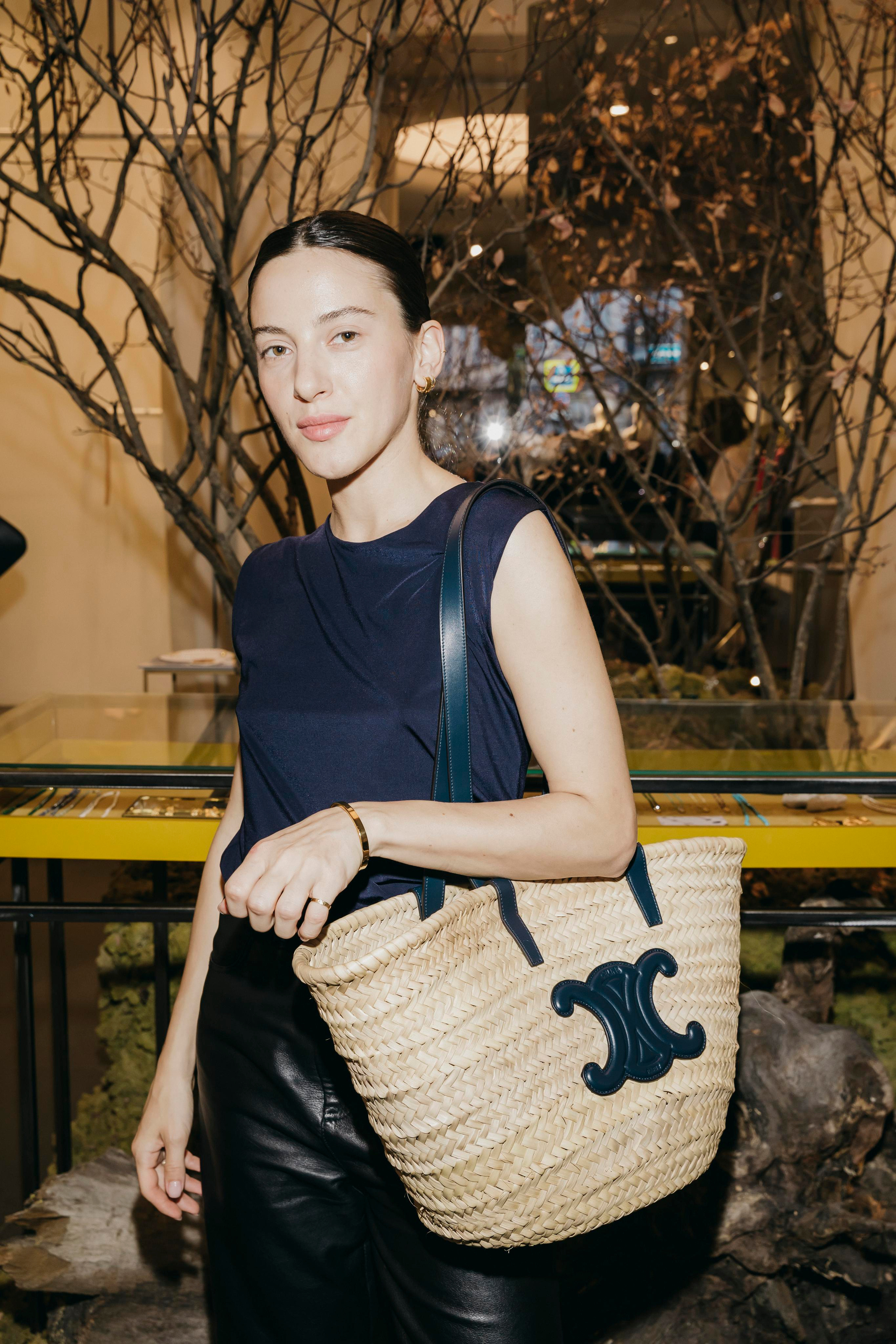 Мультибрендовый concept store Petrovka’15. «Птичка на проводе»: информационный портал в Москве