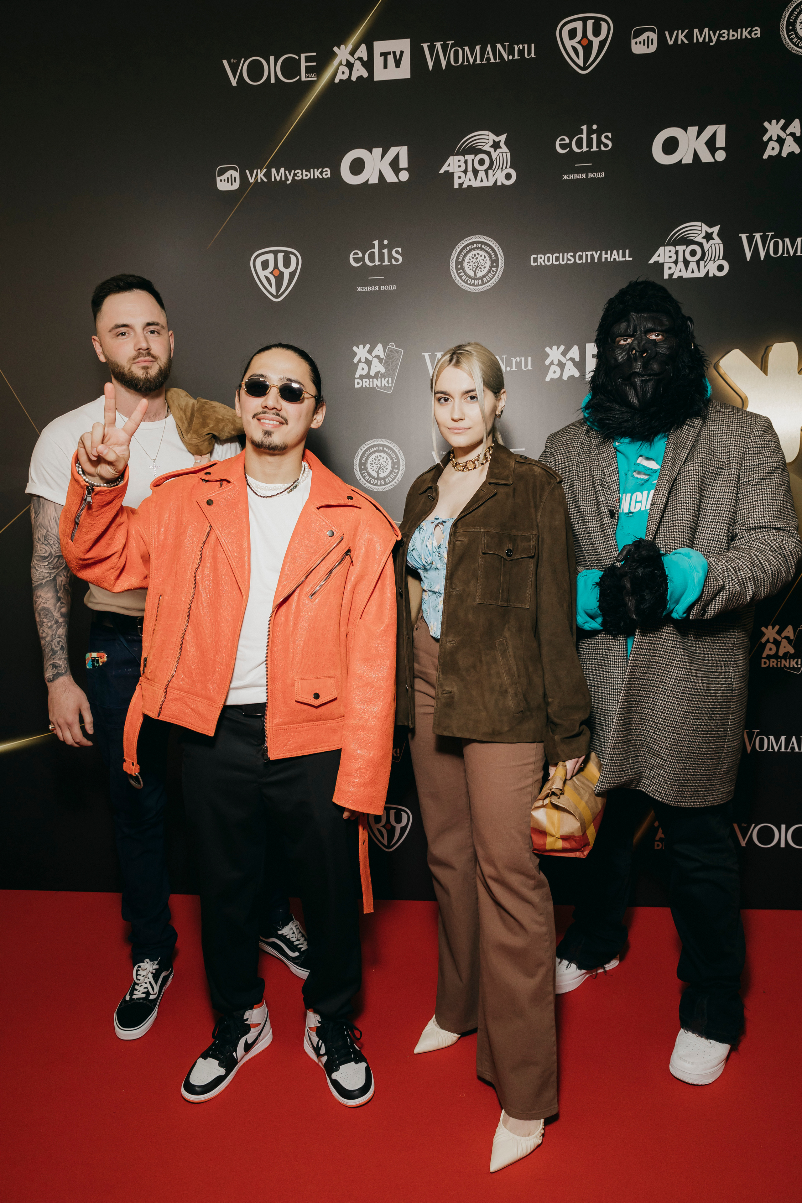 ITON, Gafur, Mona Chka и горилла  на Премии ЖАРА MUSIC AWARDS 2022 в Crocus City Hall в Москве
