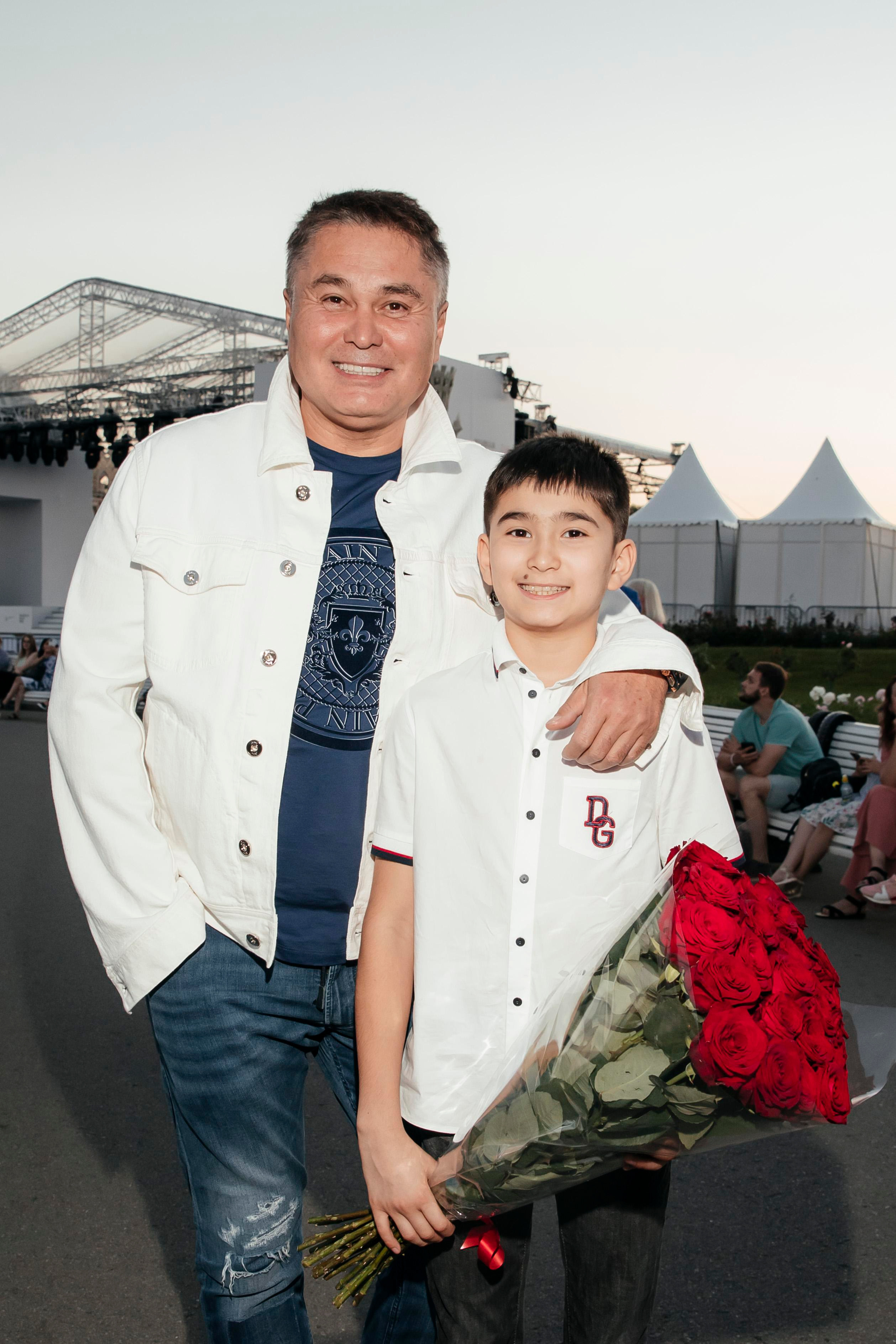 Арманд Давлетьяров с сыном на Московской Неделе Моды на ВДНХ