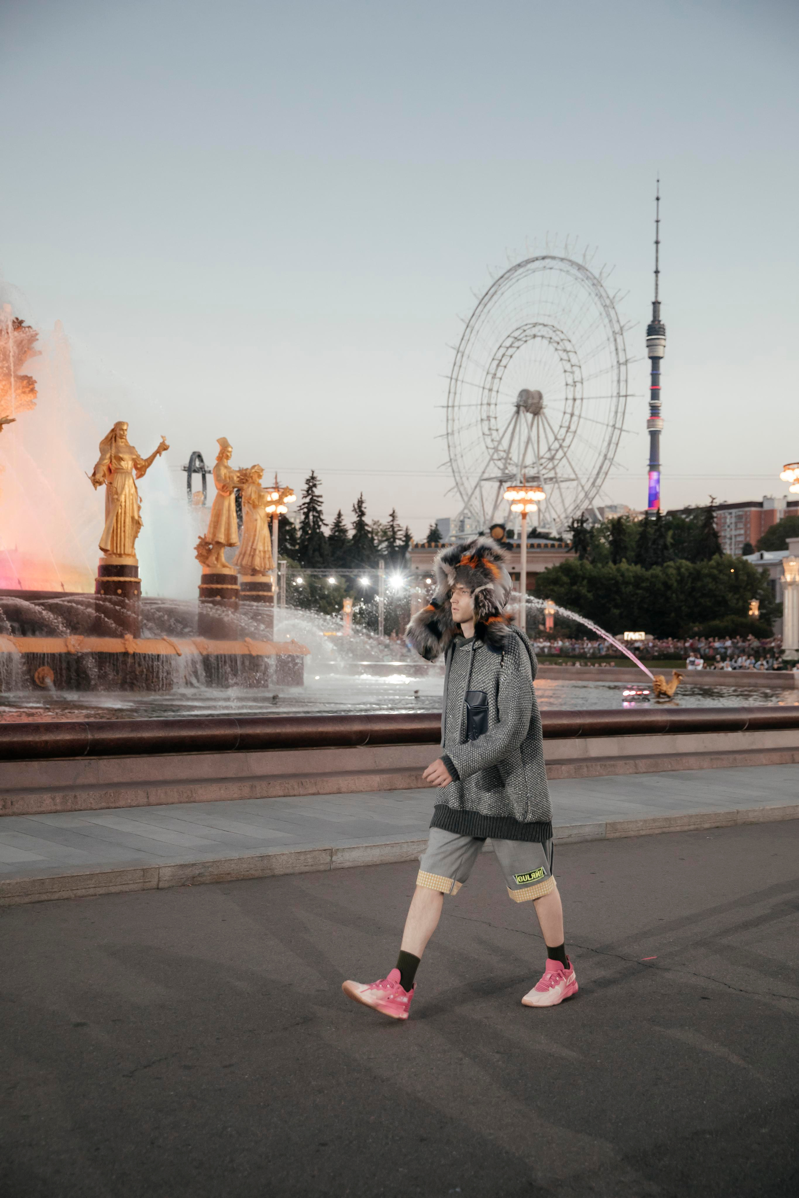 Московская Неделя Моды ВДНХ. «Птичка на проводе»: информационный портал в Москве