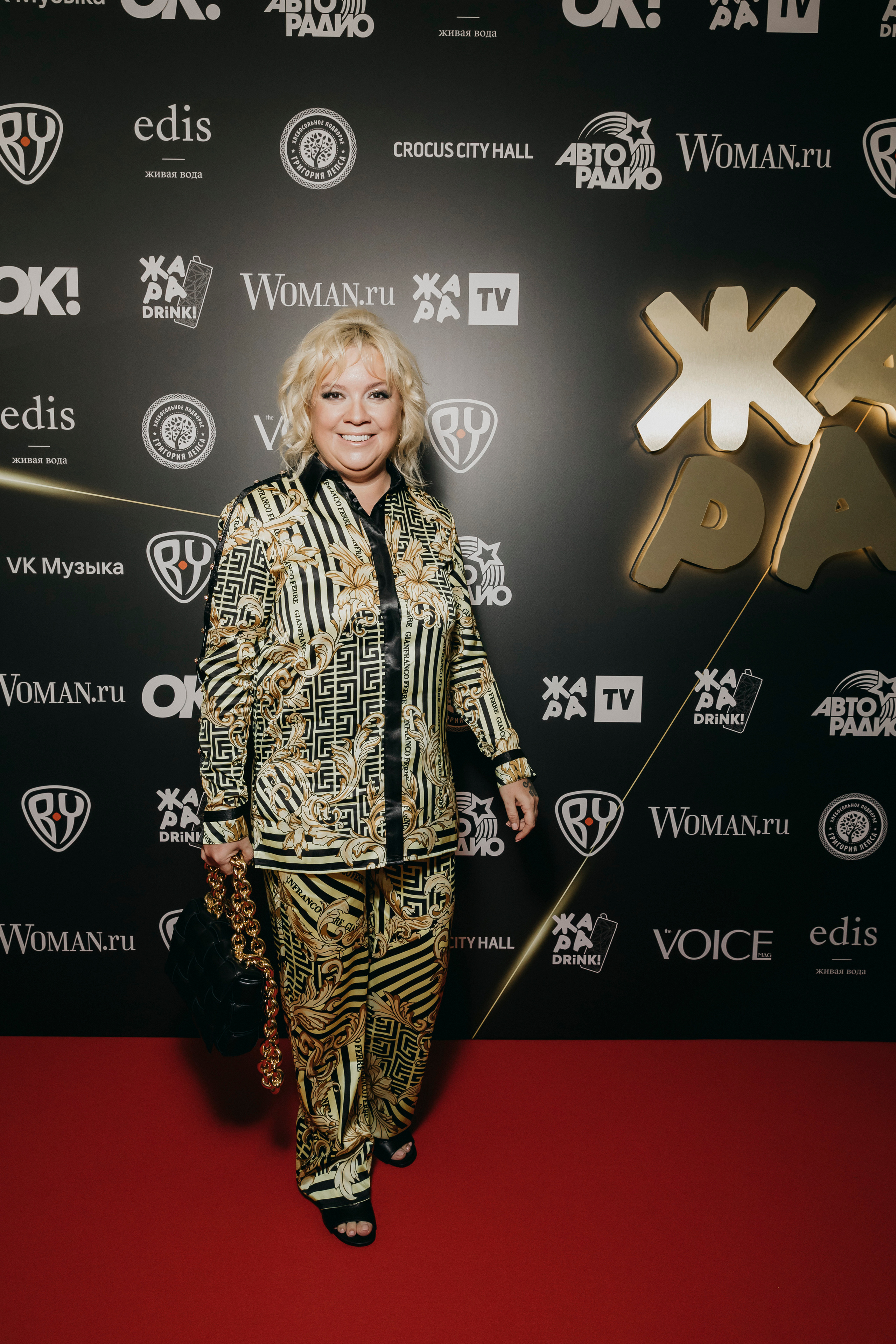 Алена Блин на Премии ЖАРА MUSIC AWARDS 2022 в Crocus City Hall в Москве