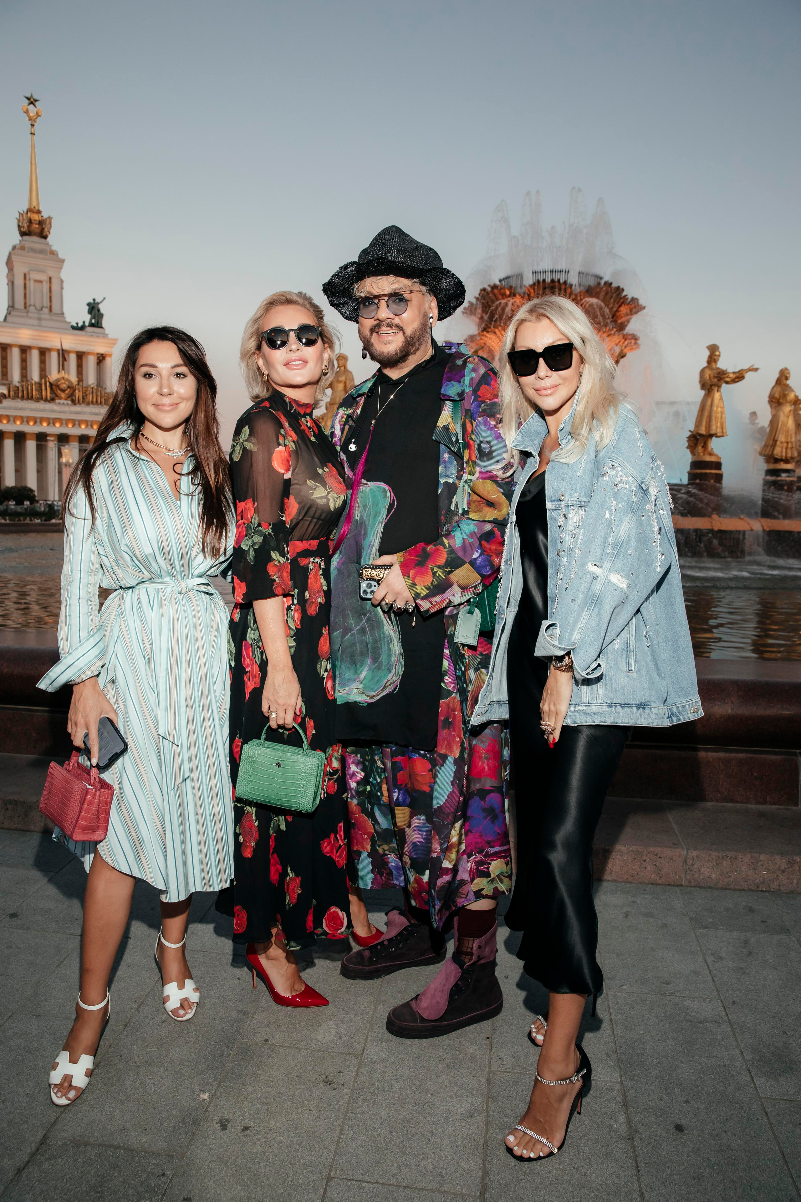 Светлана Ермолова и Филипп Киркоров (в центре) на Московской Неделе Моды на ВДНХ