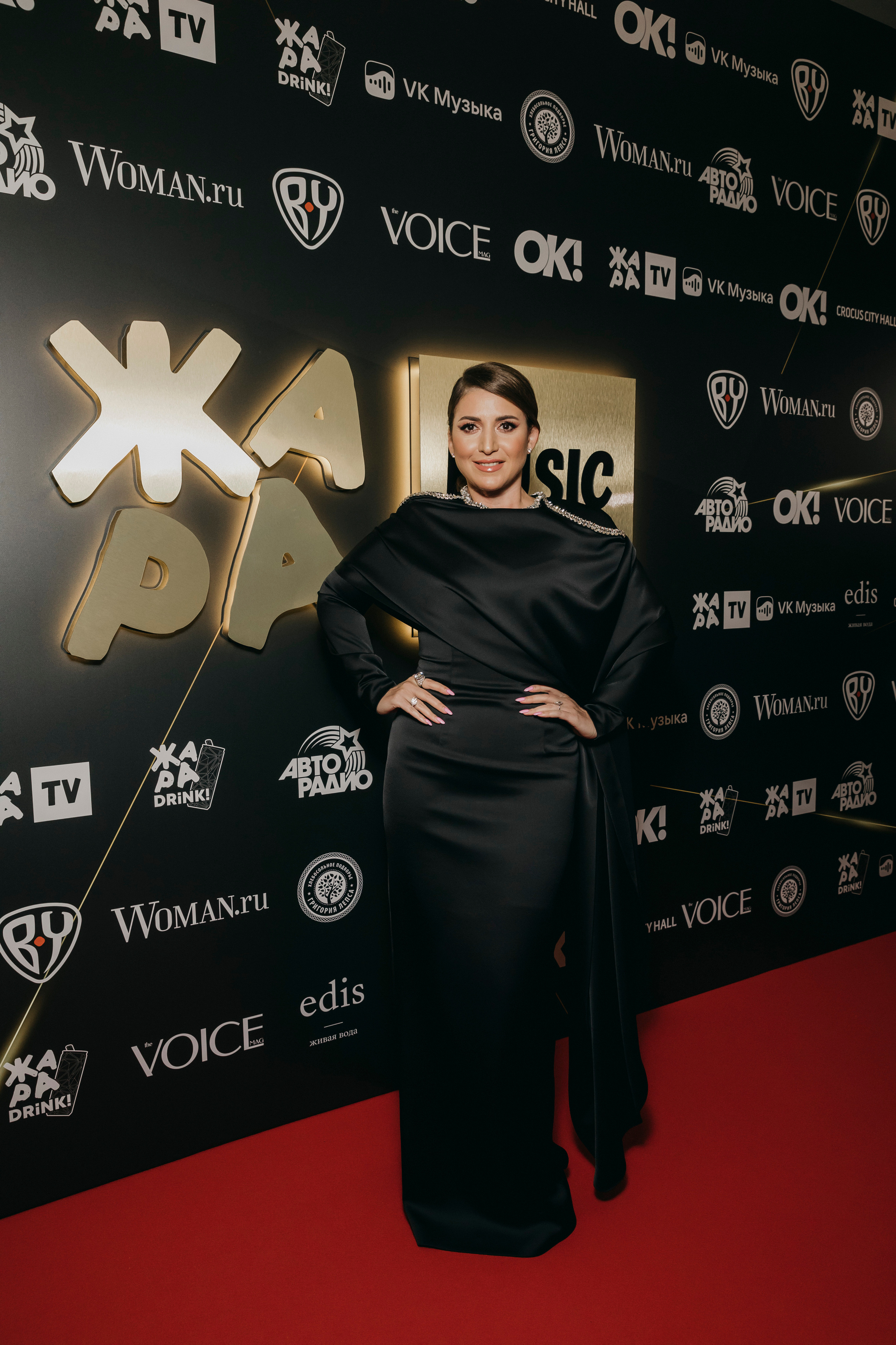 Жасмин на Премии ЖАРА MUSIC AWARDS 2022 в Crocus City Hall в Москве
