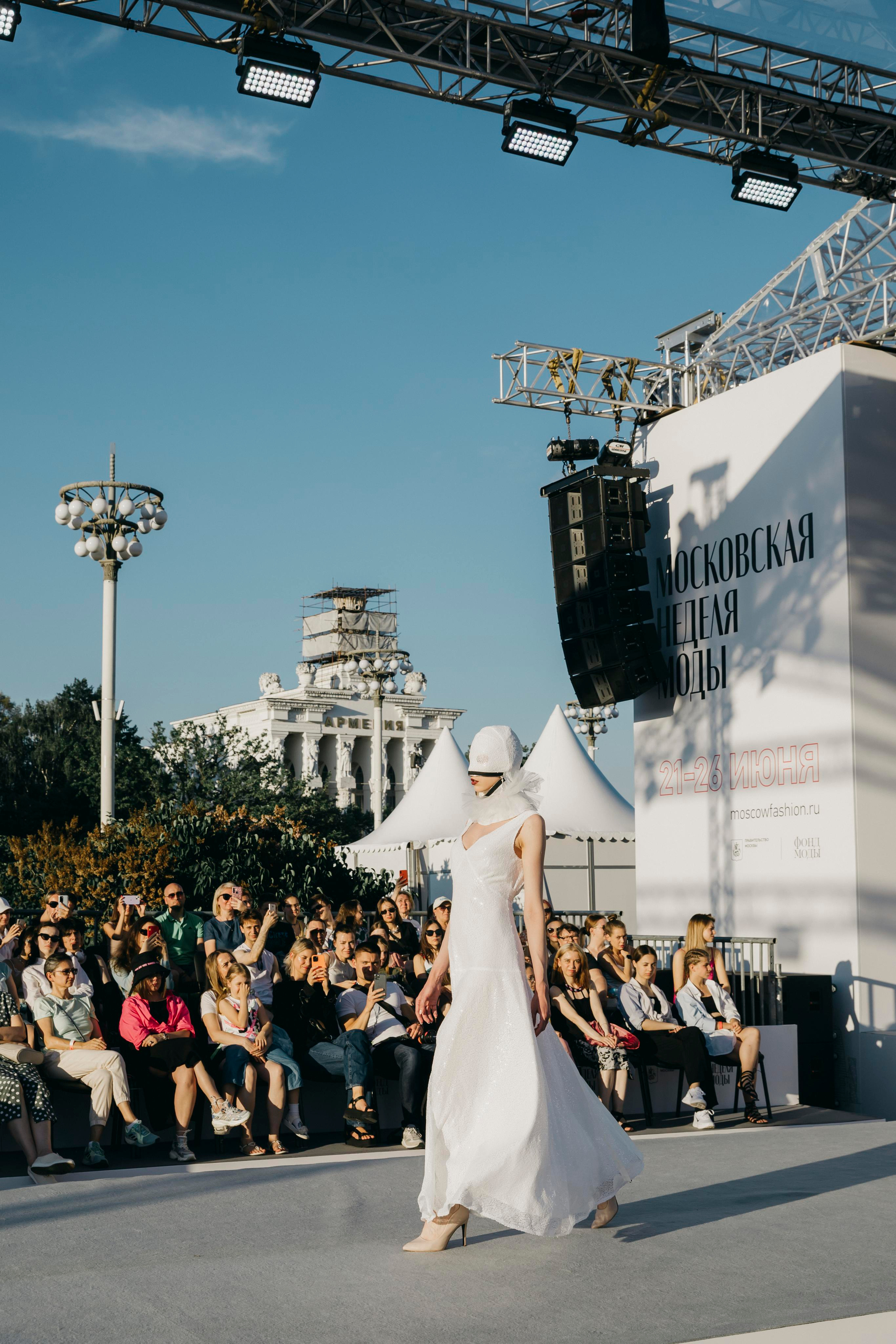 Московская Неделя Моды ВДНХ. «Птичка на проводе»: информационный портал в Москве