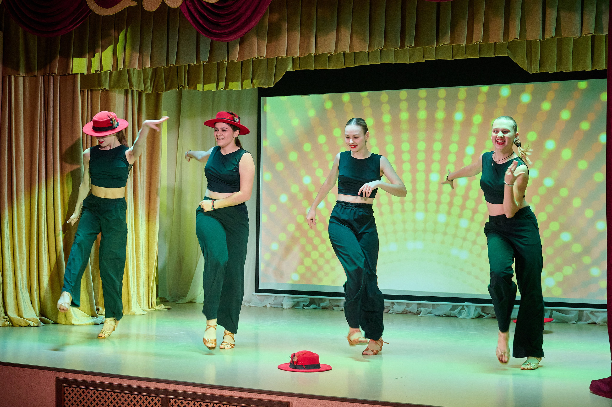 8 марта в Виноградном. Жизнь курорта Кабардинка в фотографиях