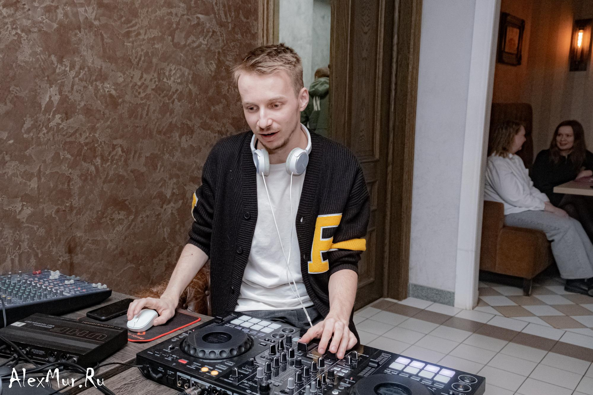 Гастроужин «Сыр и вино» от бренд — шефа Дмитрия Макаркина. Бренд — шеф Дмитрий Макаркин