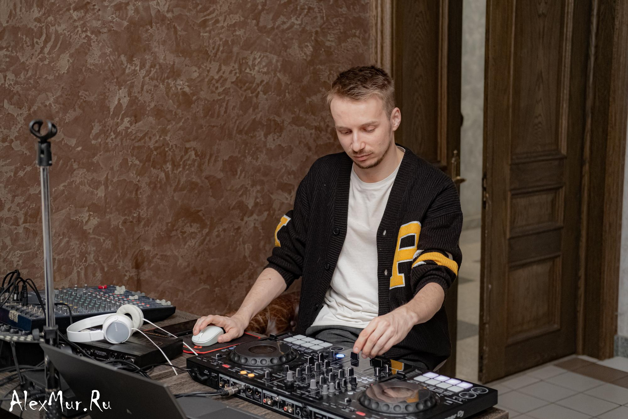 Гастроужин «Сыр и вино» от бренд — шефа Дмитрия Макаркина. Бренд — шеф Дмитрий Макаркин