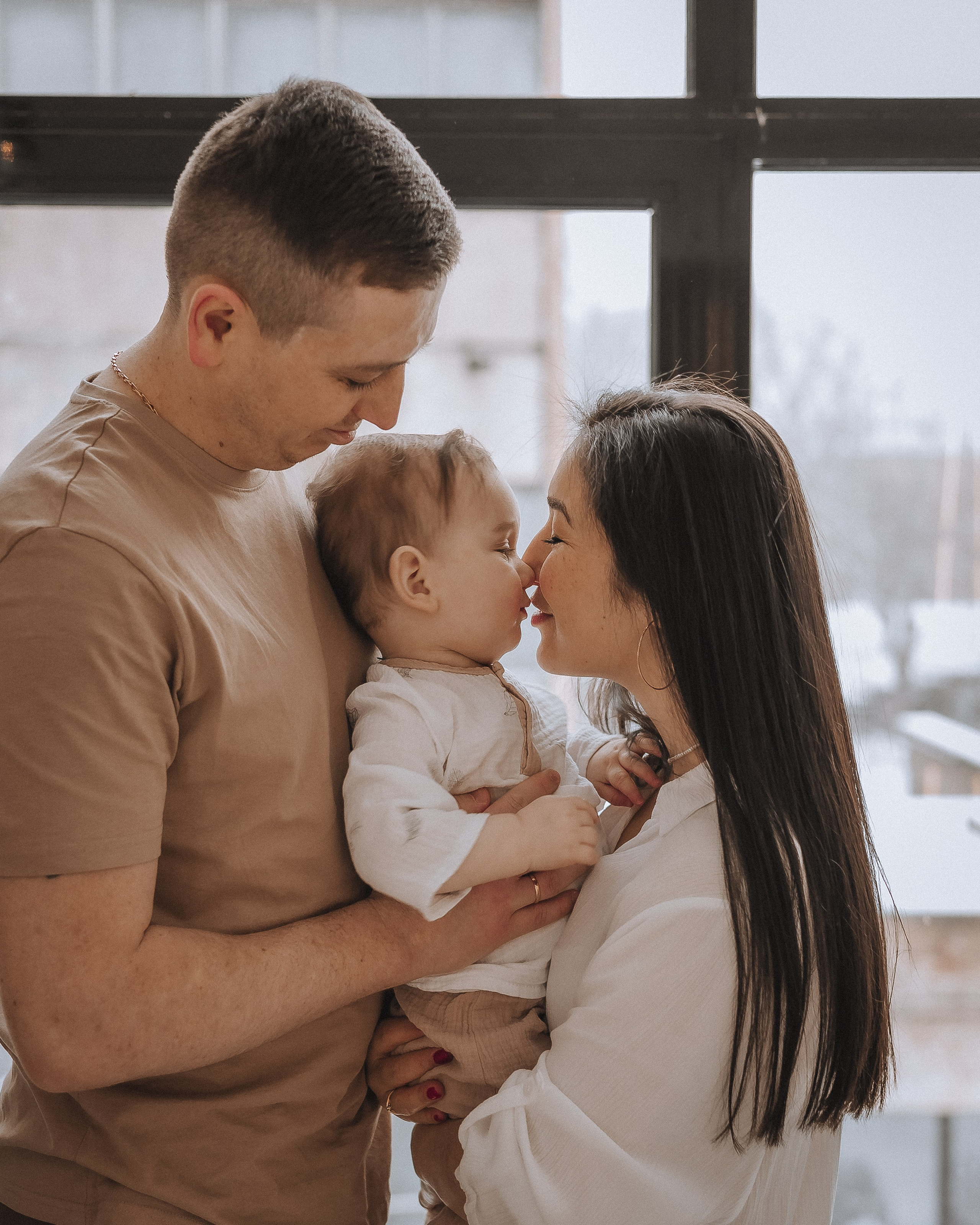 семейная фотосессия в студии с детьми в москве, детская фотосессия в фотостудии в москве, уютные нежные семейные фотосессии в москве, семейная беременная фотосессия в москве с детьми, фотосессия беременности с мужем в москве, светлые фотостудии в москве, стильные семейные фотосессии в москве, фотосессии в стиле lifestyle, фотосессии в стиле лайфстайл в москве, Семейная фотография в москве , семейный фотограф в москве , семейная фотосессия в москве , семья , детская фотография , фотограф , женский портрет , фотосессия , детский портрет , детский фотограф , lovestory , новогодняя фотосессия , детское фото , детская фотосессия , эмоциональные семейные фотосессии в москве, портретная фотография в москве, заказать семейный фотоальбом в москве