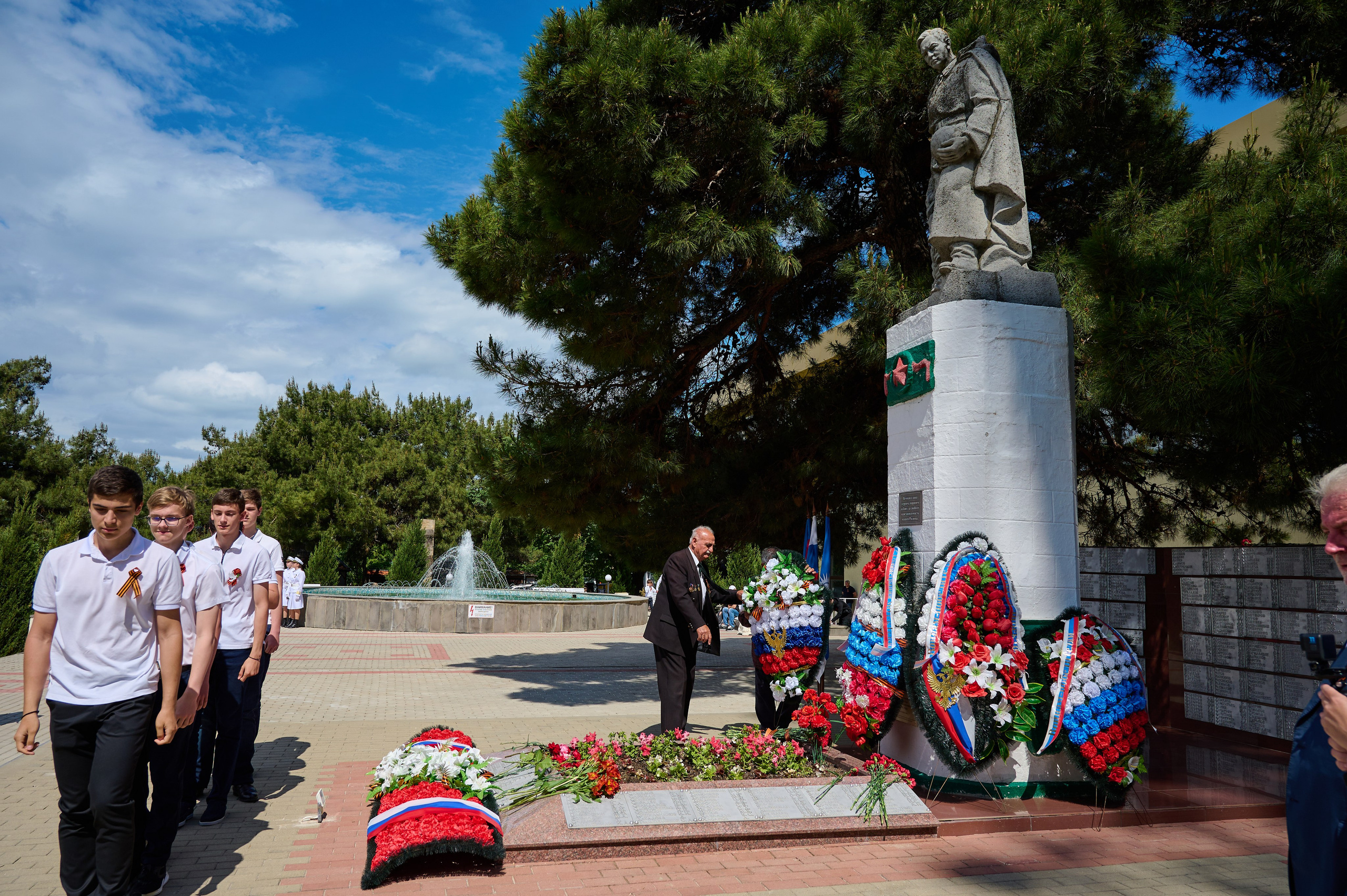 Митинг 9 мая. Жизнь курорта Кабардинка в фотографиях