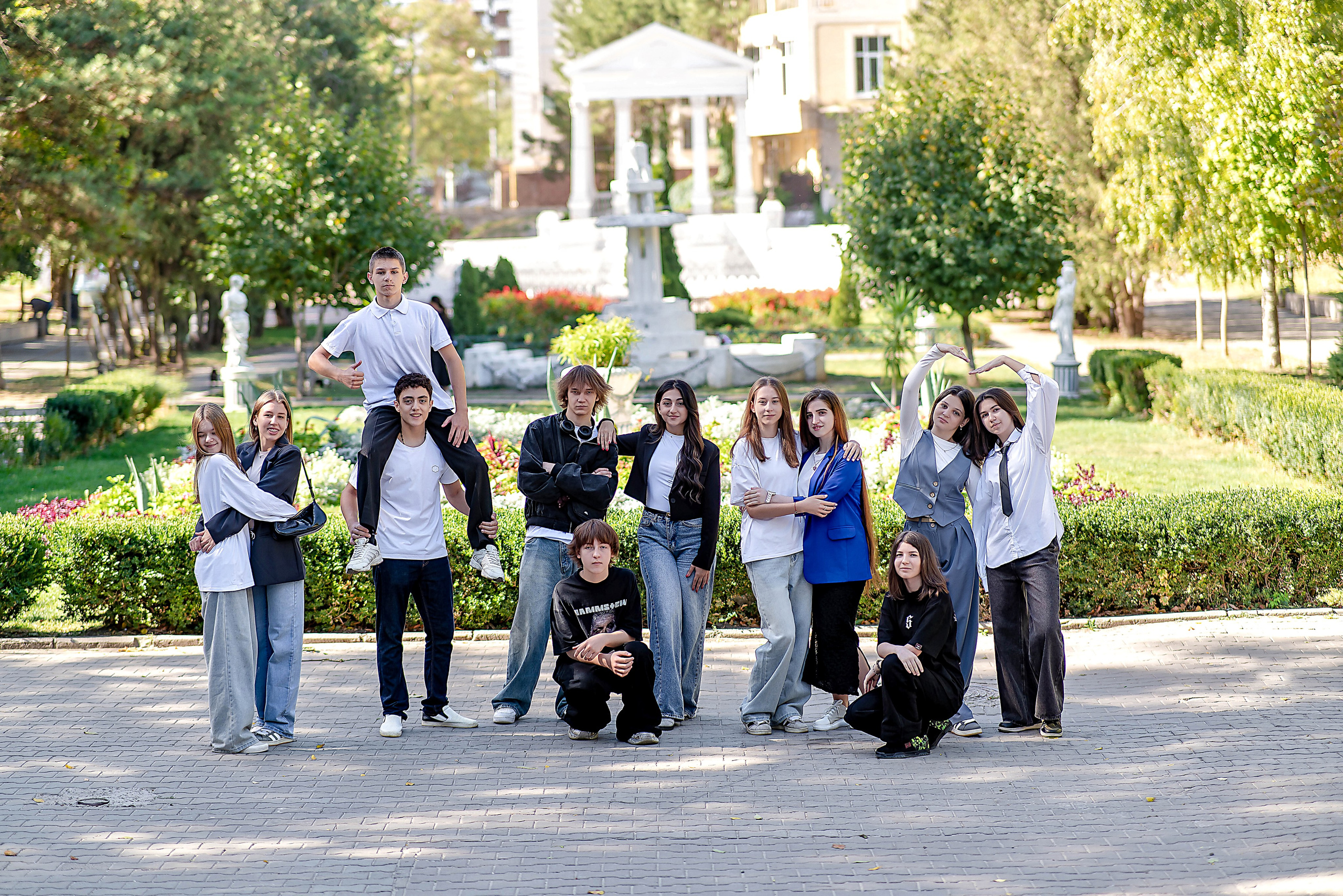 Выпускные (школьные) альбомы (книги) в Ростове-на-Дону. Современные Выпускные Альбомы в Ростове-на-Дону