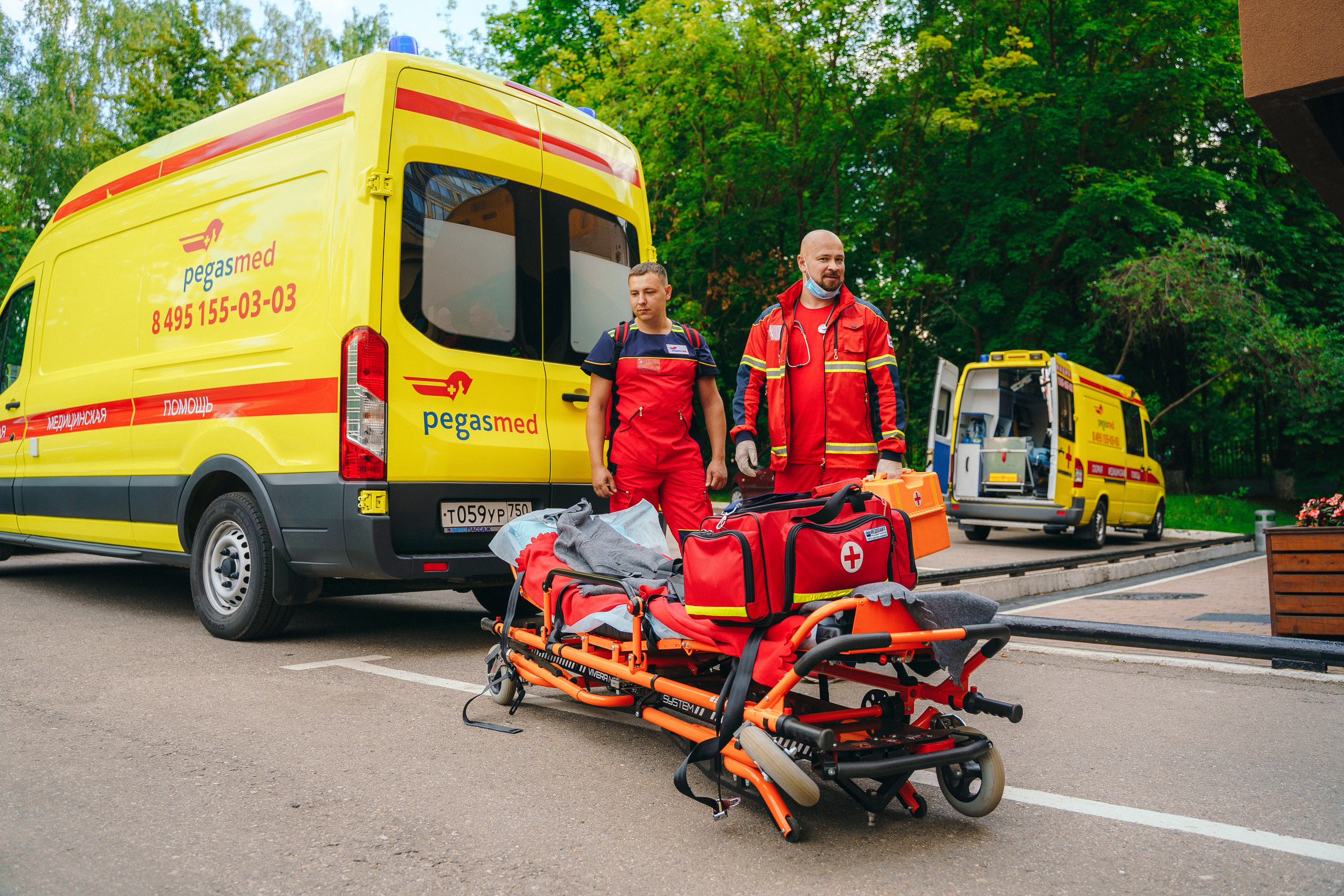 Фотосессия для скорой помощи, бизнес фотосессия для медицины