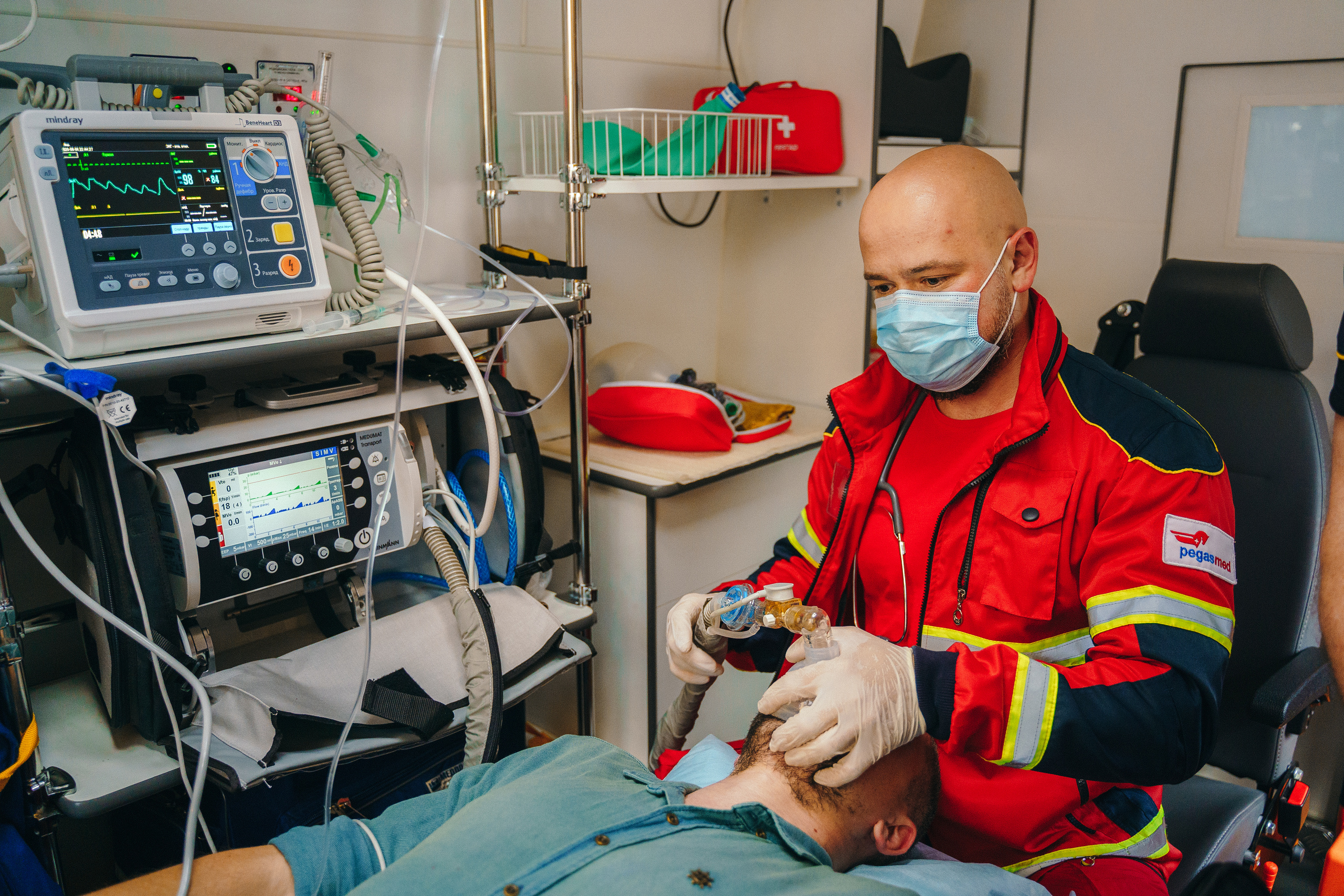 Фотосессия для скорой помощи, бизнес фотосессия для медицины