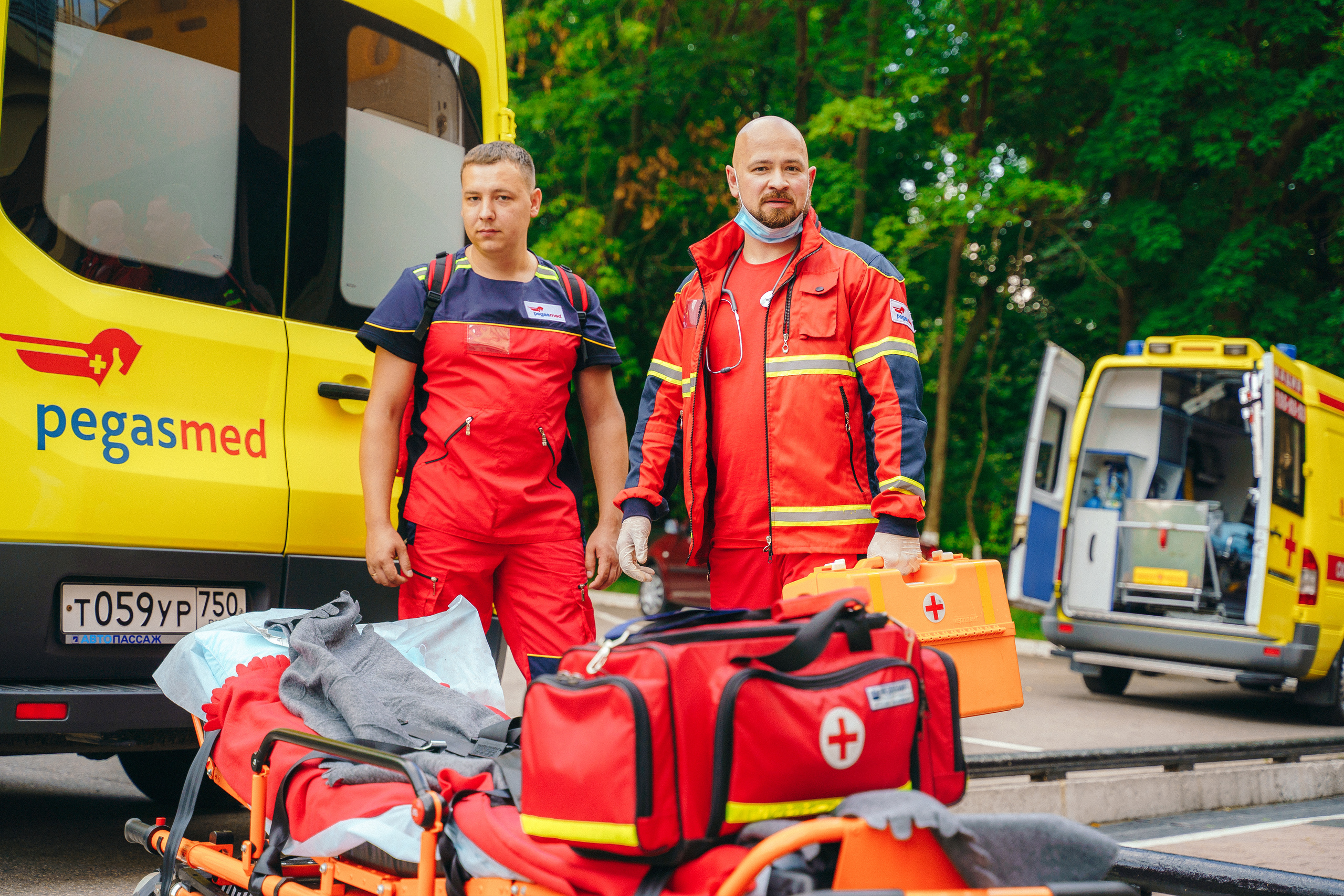 Фотосессия для скорой помощи, бизнес фотосессия для медицины