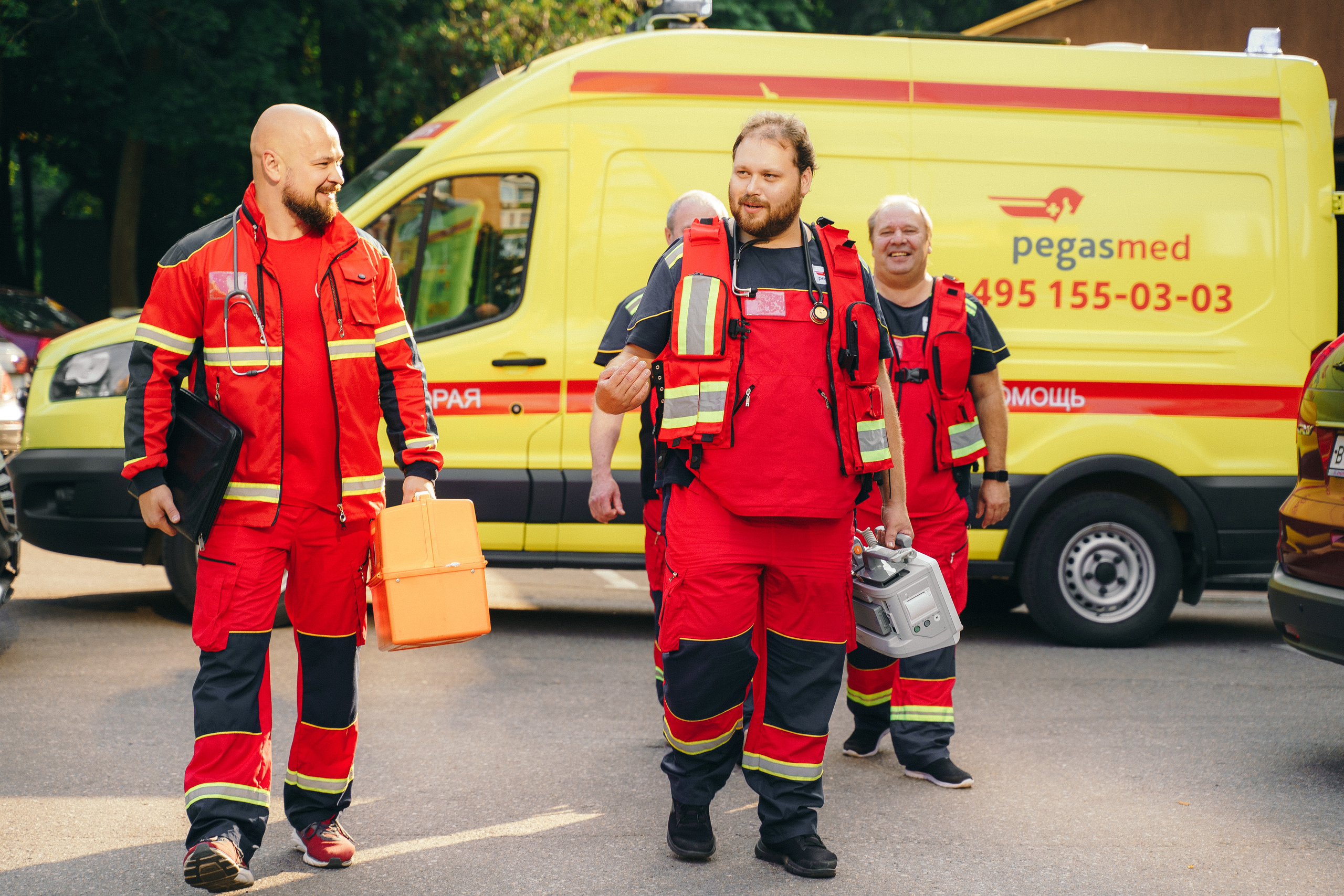Фотосессия для скорой помощи, бизнес фотосессия для медицины