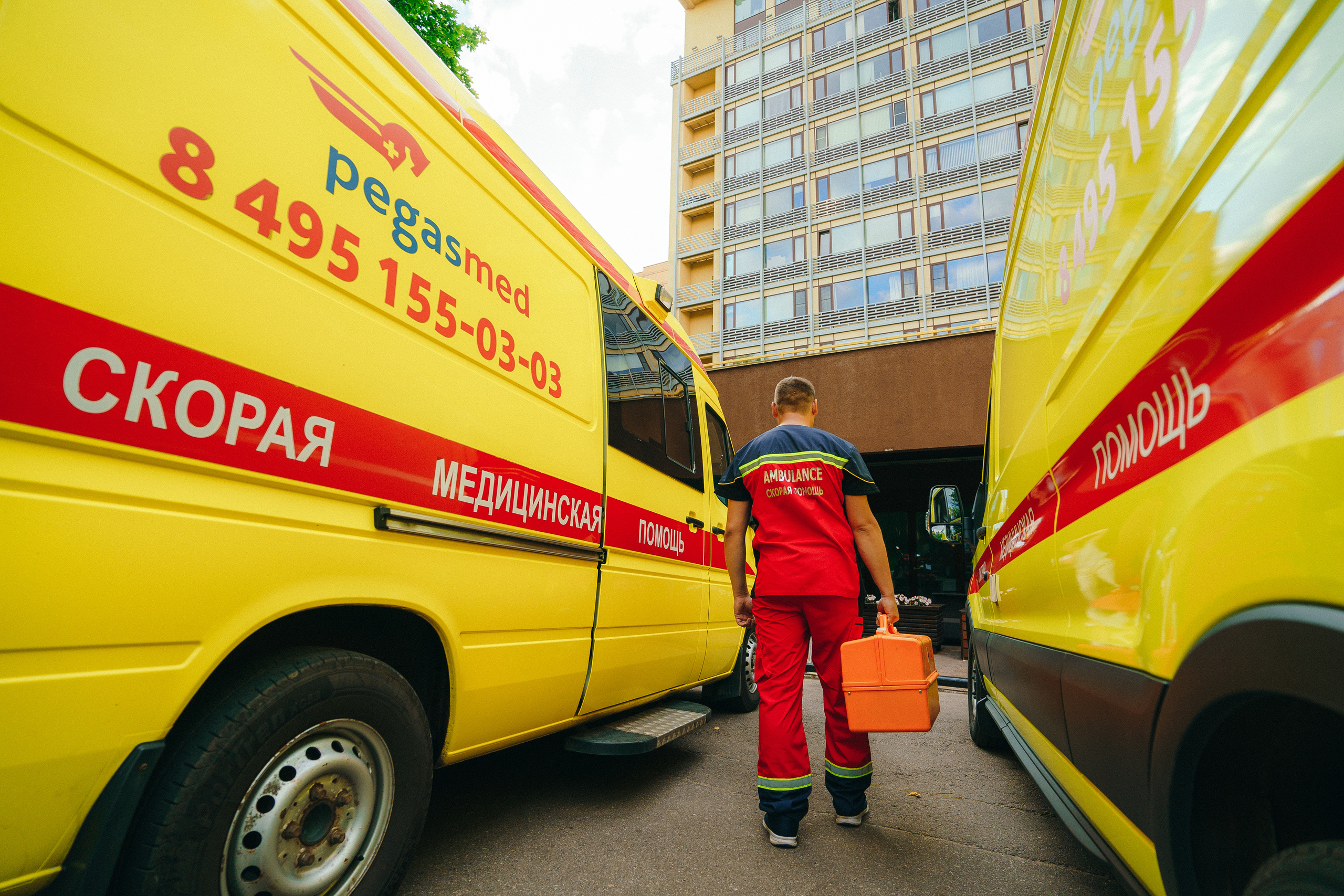 Фотосессия для скорой помощи, бизнес фотосессия для медицины