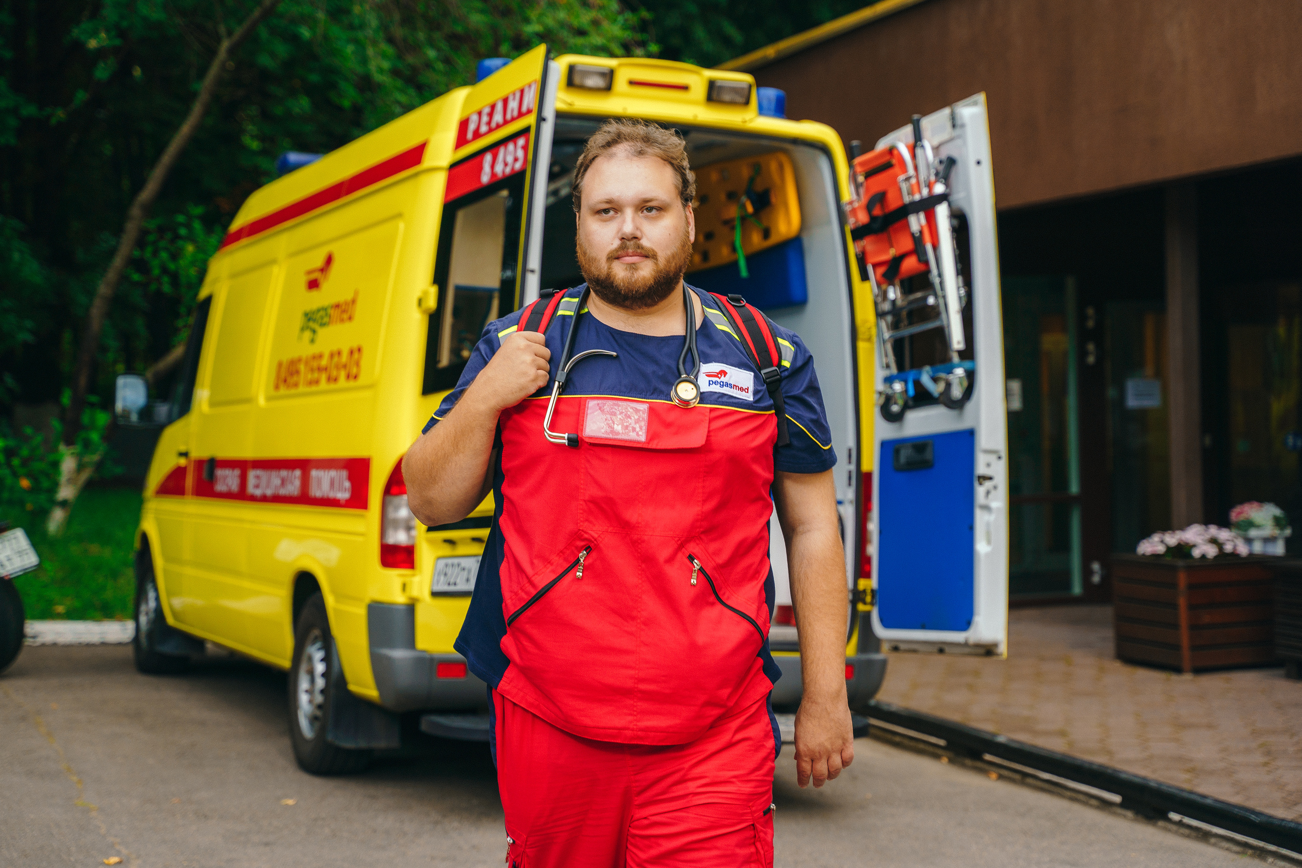 Фотосессия для скорой помощи, бизнес фотосессия для медицины