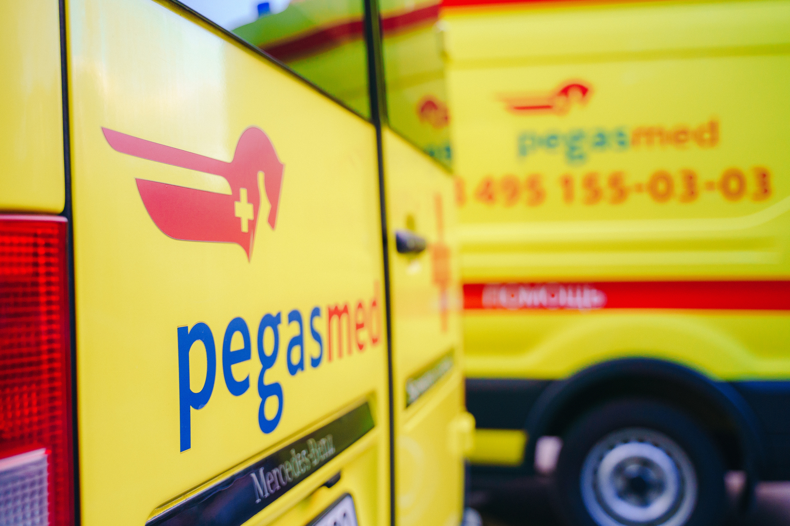 Фотосессия для скорой помощи, бизнес фотосессия для медицины