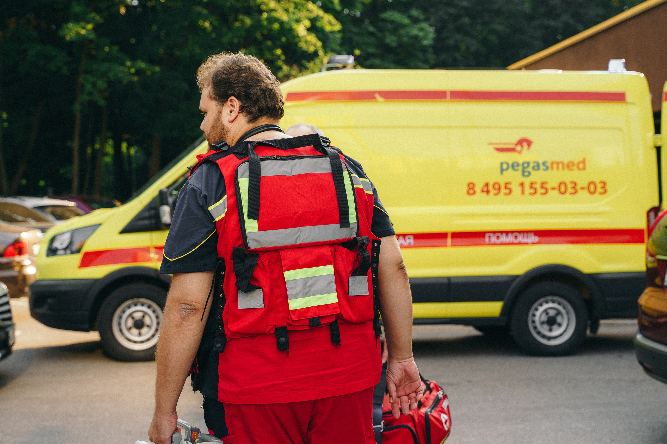 Фотосессия для скорой помощи, бизнес фотосессия для медицины