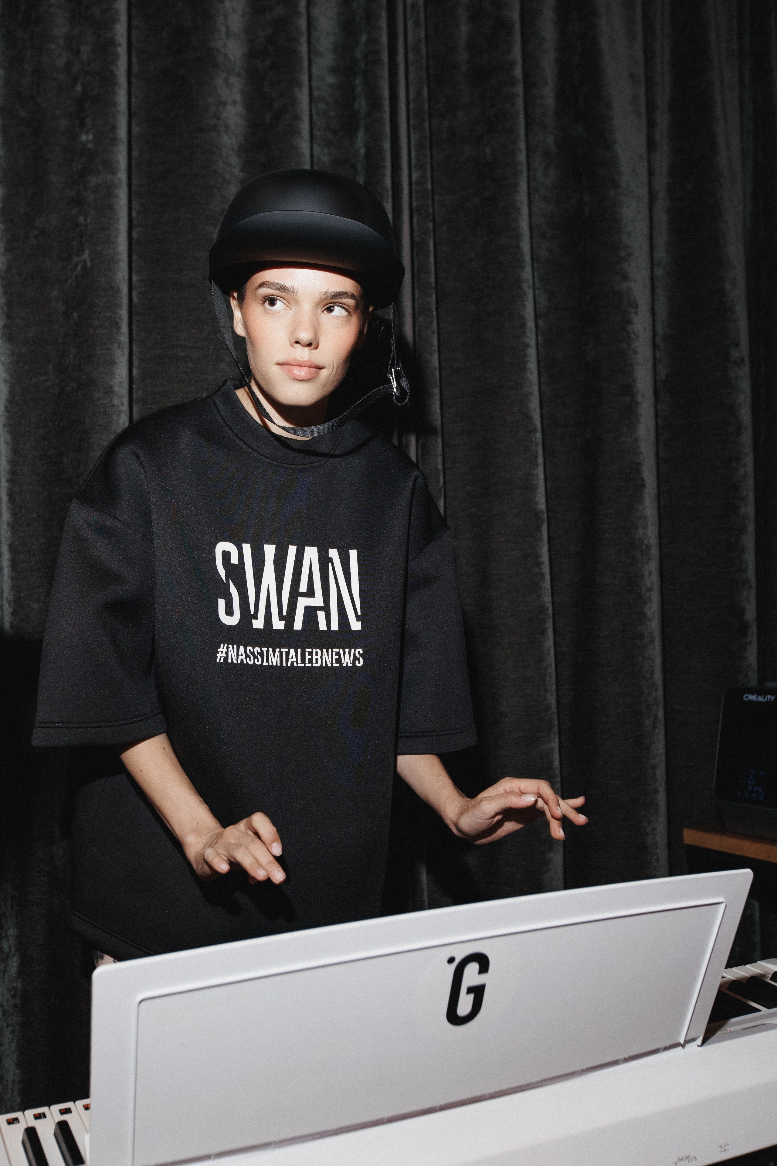 B.DAY PARTY ЖУРНАЛА •G. СВОИ. ФОТООТЧЕТЫ-СОБЫТИЯ-МЕСТА