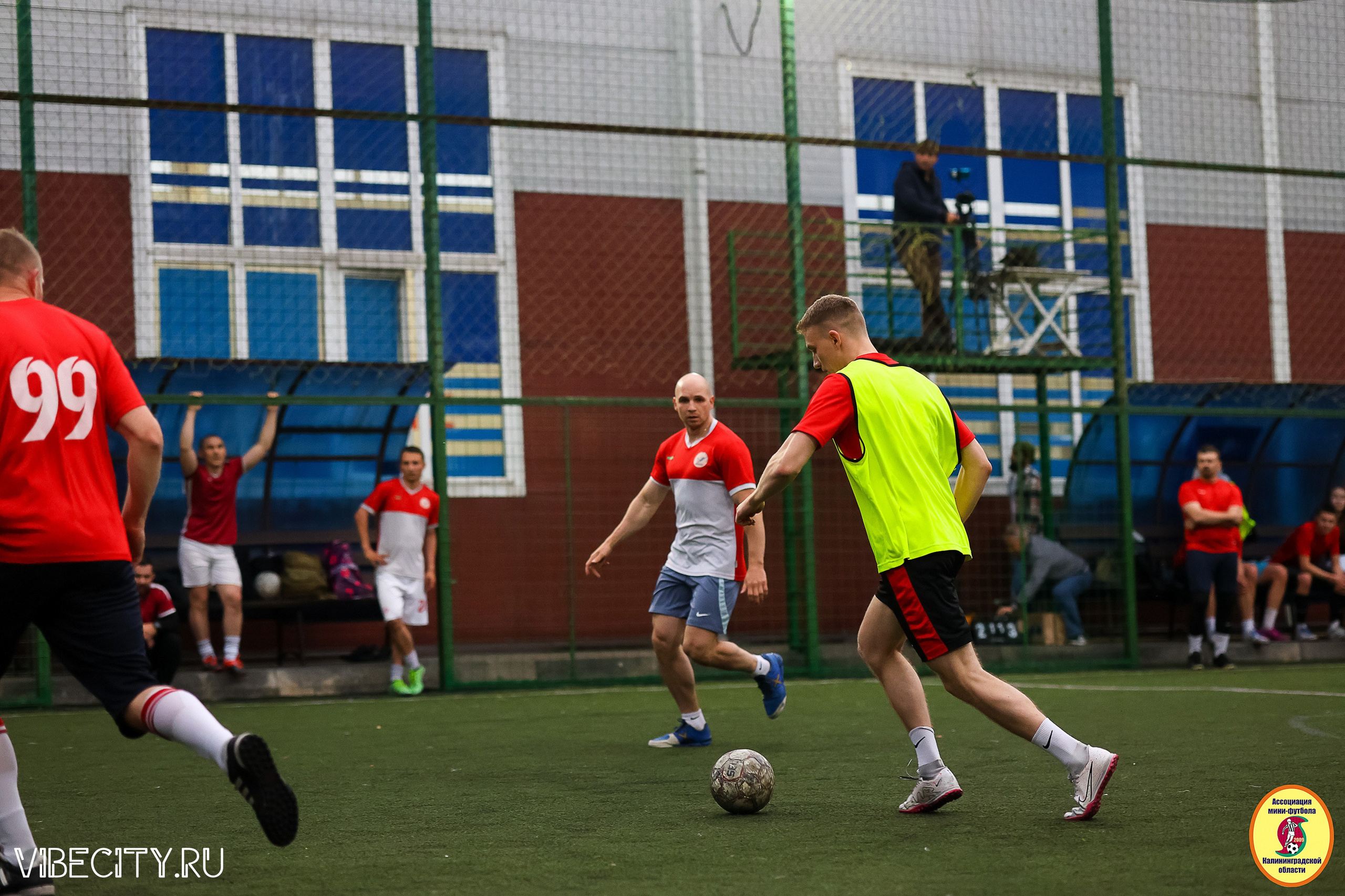 ИГРЫ МИНИ-ФУТБОЛЬНОЙ И КОРПОРАТИВНОЙ ЛИГИ. VIBECITY.RU Вайб Сити Ру Фоторепортажи Фотоотчеты Калининград