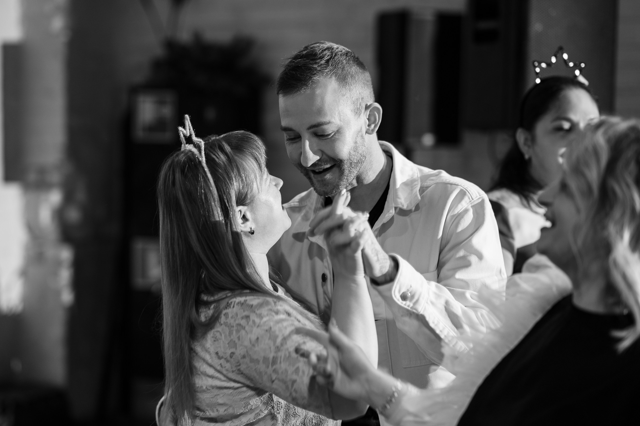 Веранда для проведения корпоратива, тимбилдинга по Ярославскому ш. Банкетный зал Веранда в Якушево у озера для свадеб, юбилеев, корпоративов. Официальный сайт