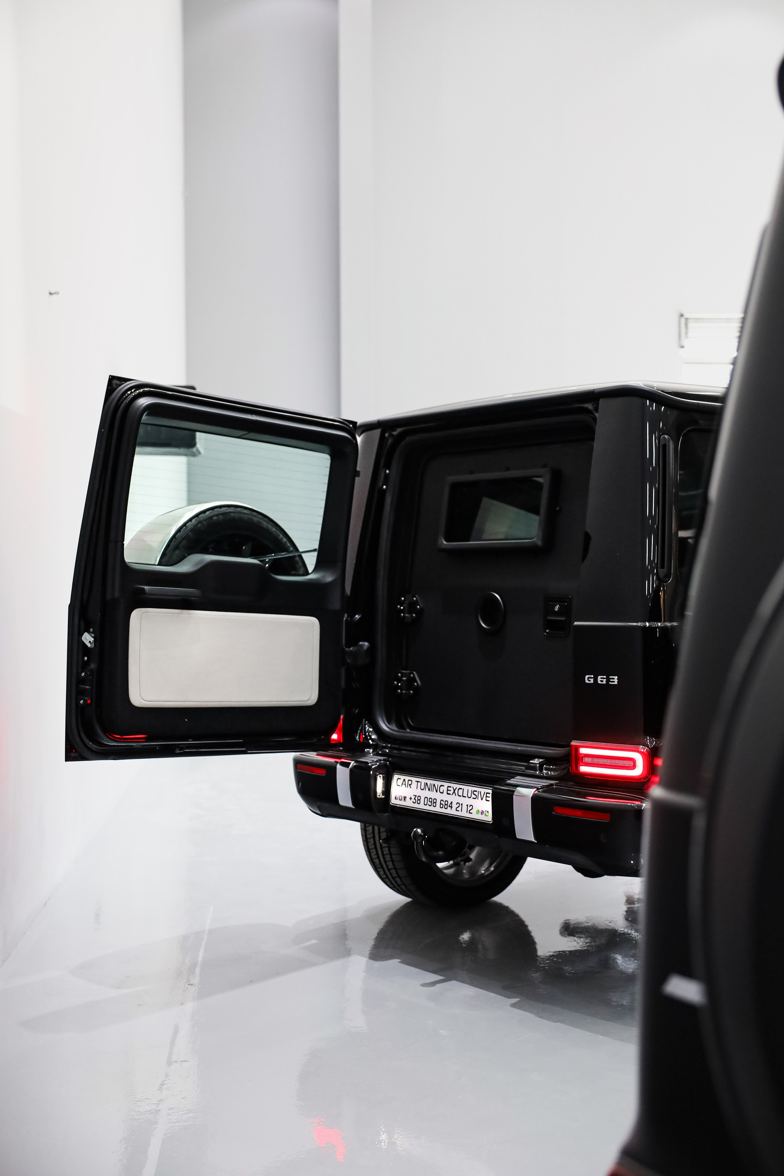 Armored car. Skyden Cars