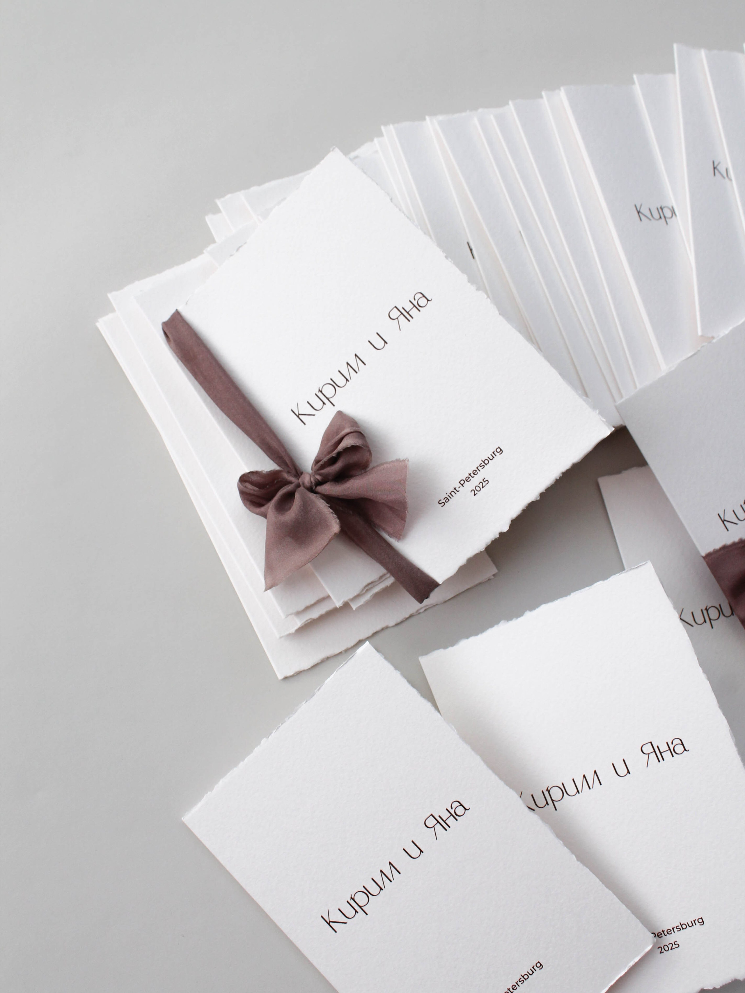 С «рваным краем"7 от 480 руб. Дизайнер полиграфии в Санкт-Петербурге. Заказать свадебные приглашения, подарочные сертификаты, полиграфию для бизнеса, шелковые ленты