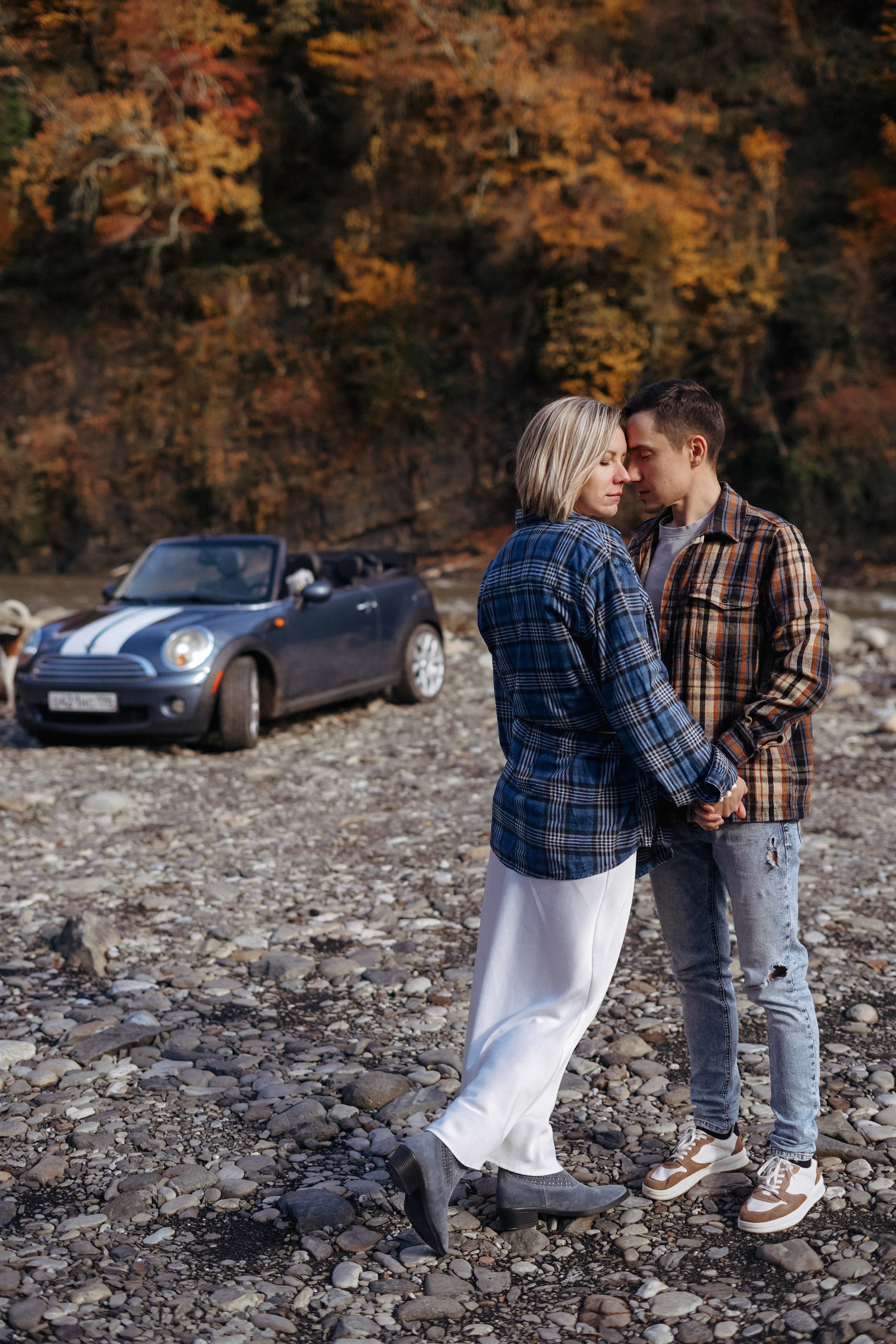 Миша, Лена, Лакки и мини-купер. Фотограф в Сочи и Абхазии | Фототуры | September Air