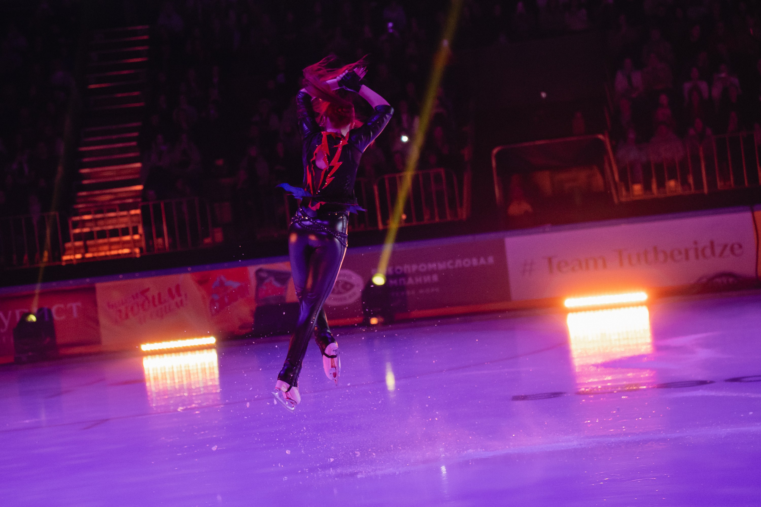 Шоу «Чемпионы на льду» в Новосибирске. Воробьева Ксения — Спортивный и танцевальный фотограф Новосибирск