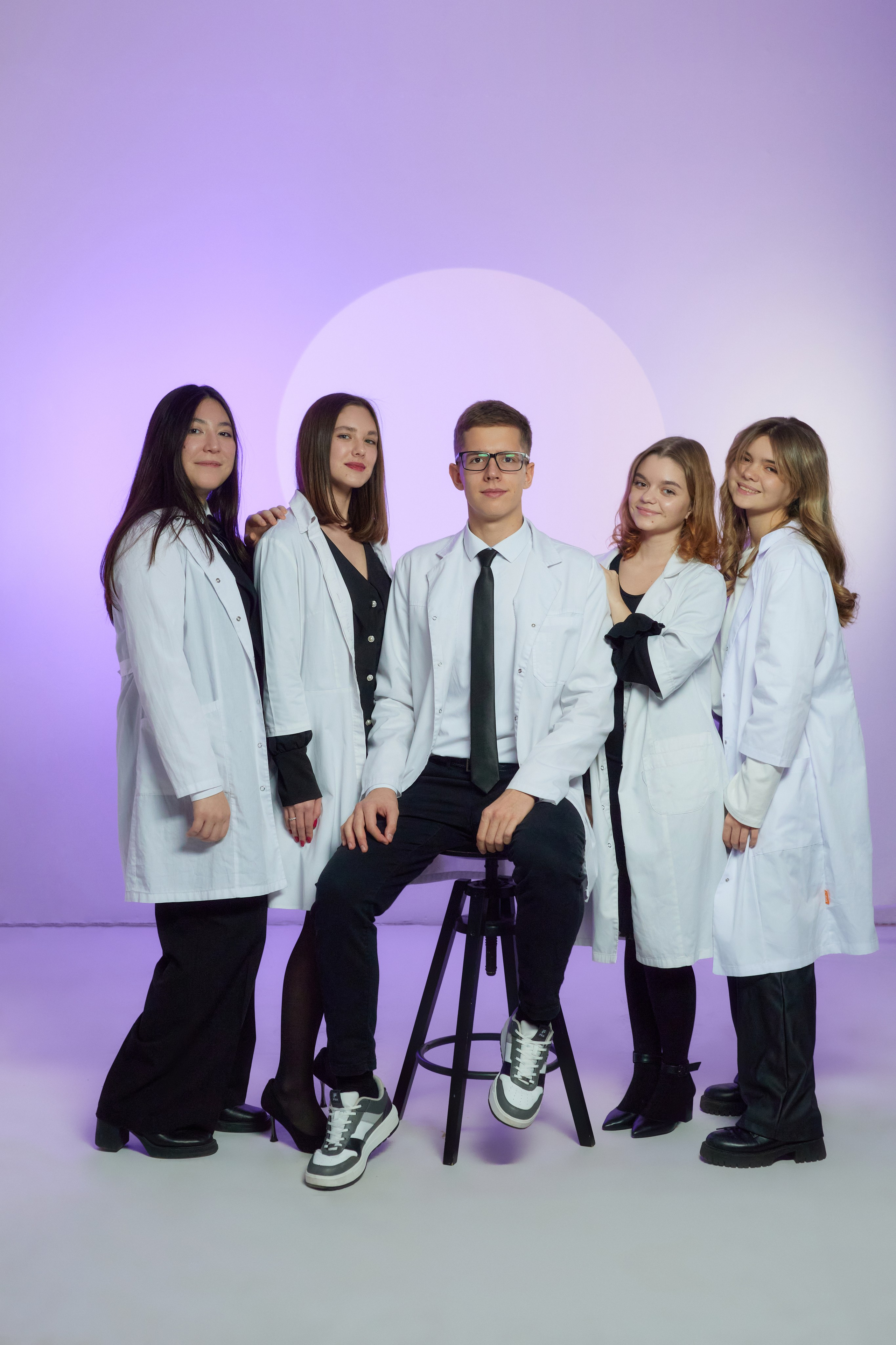 Альбом на окончание школы 9 и 11 класс «Симфония». Выпускные альбомы в Тюмени для школ, садов, вузов спортивных секций