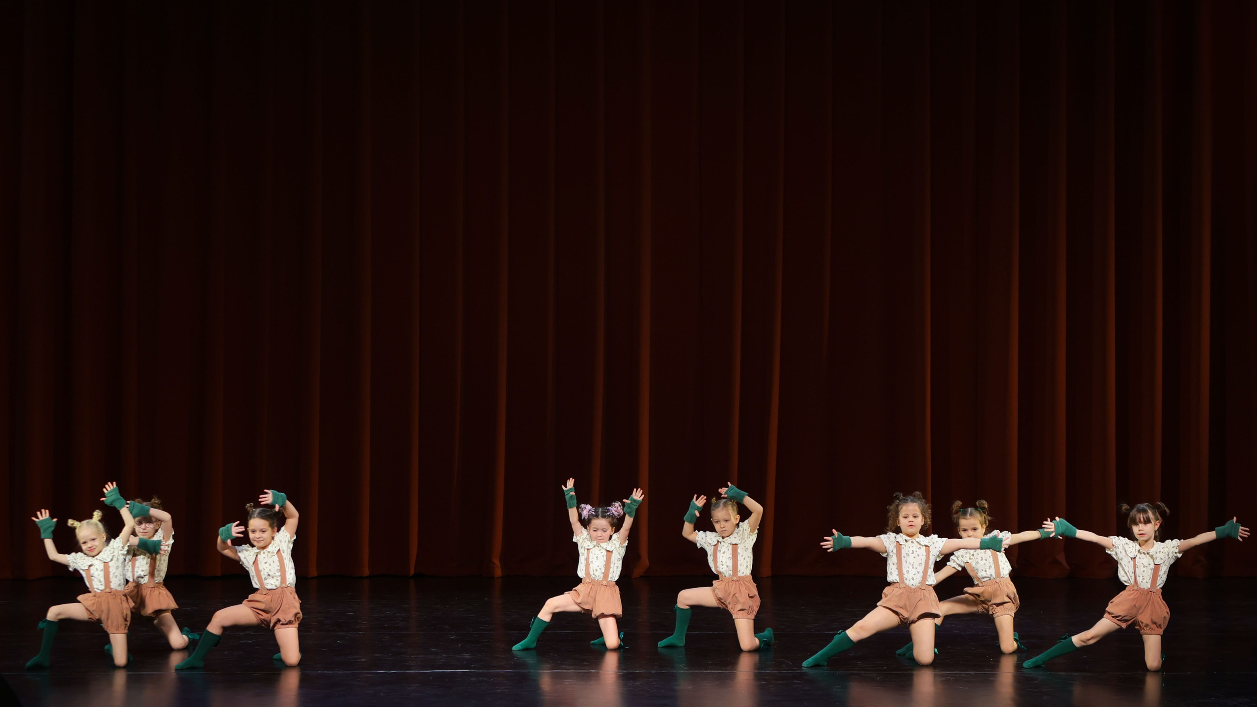 Фестиваль хореографического искусства «КУБОК ЛЕГЕНДЫ — 2025». Выпускные альбомы и школьный фотограф в Подольске, Троицке, Щербинке, Москве и Московской области