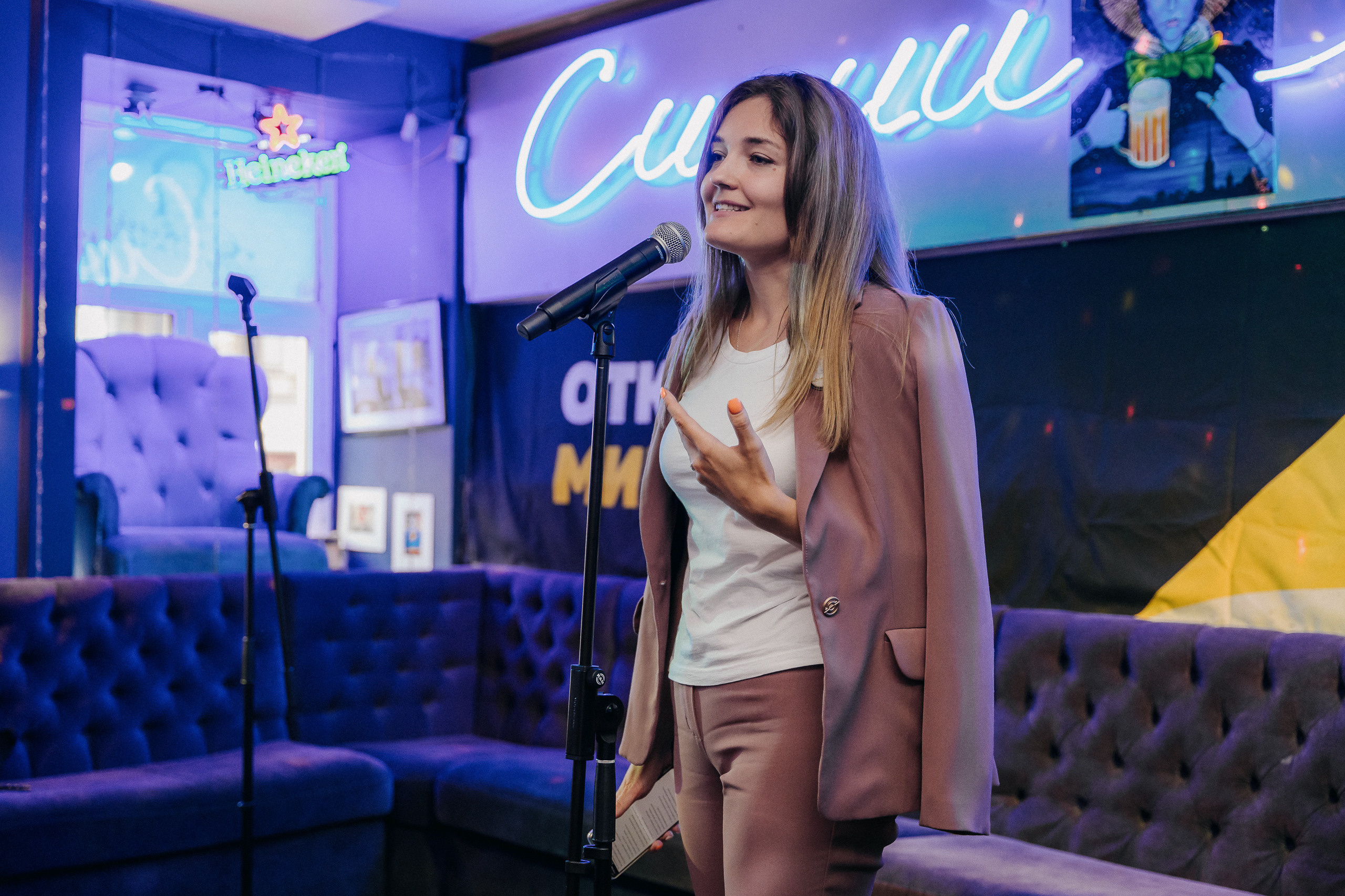 ПИТЕРЧИТАЕТ — поэтическая встреча. Святослав Буньков | фотограф