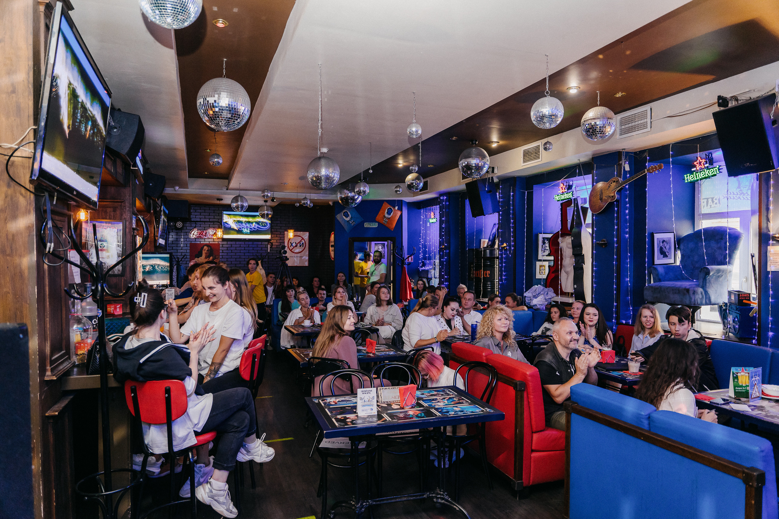 ПИТЕРЧИТАЕТ — поэтическая встреча. Святослав Буньков | фотограф