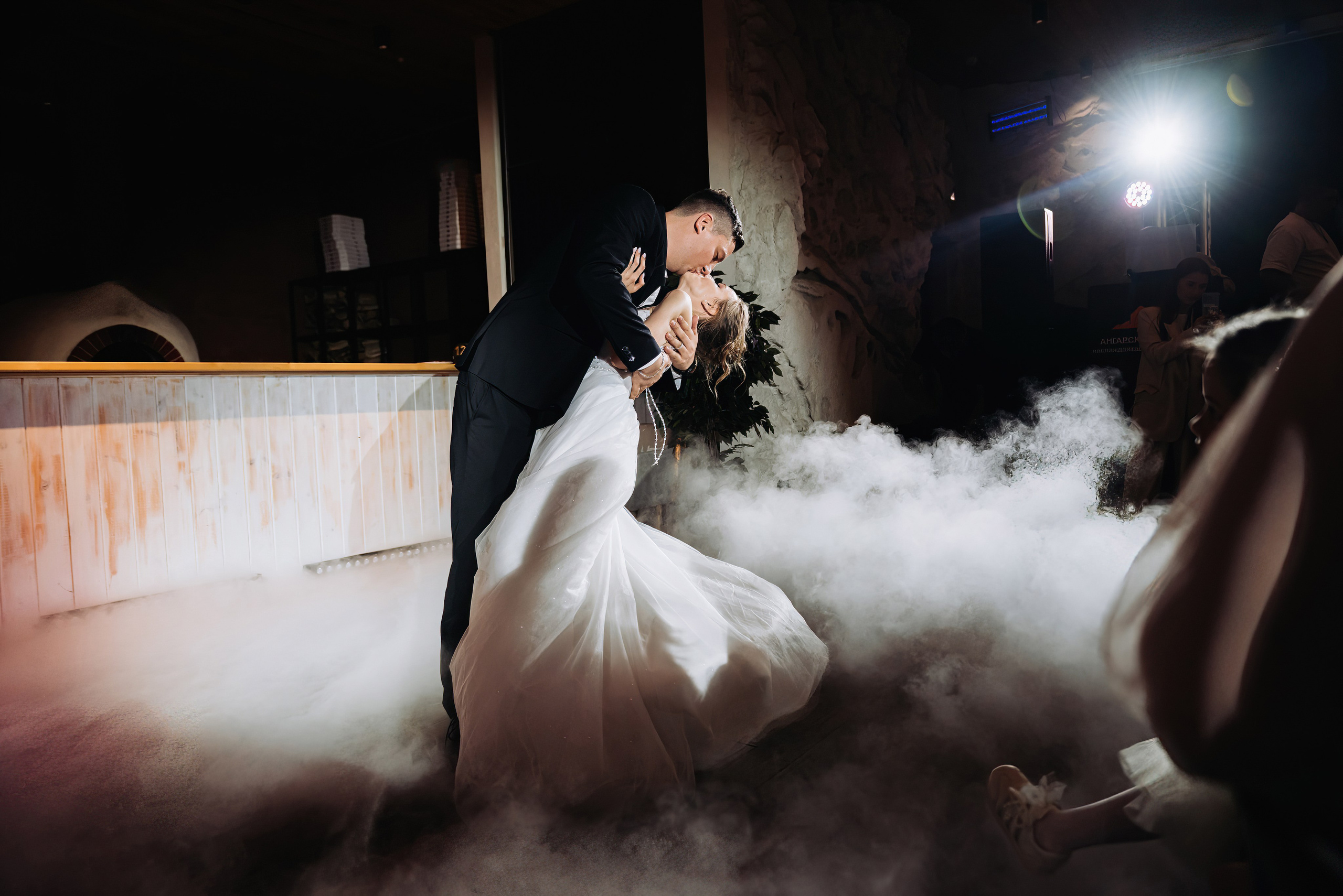 Свадебный фотограф в Крыму Александр Богомазов