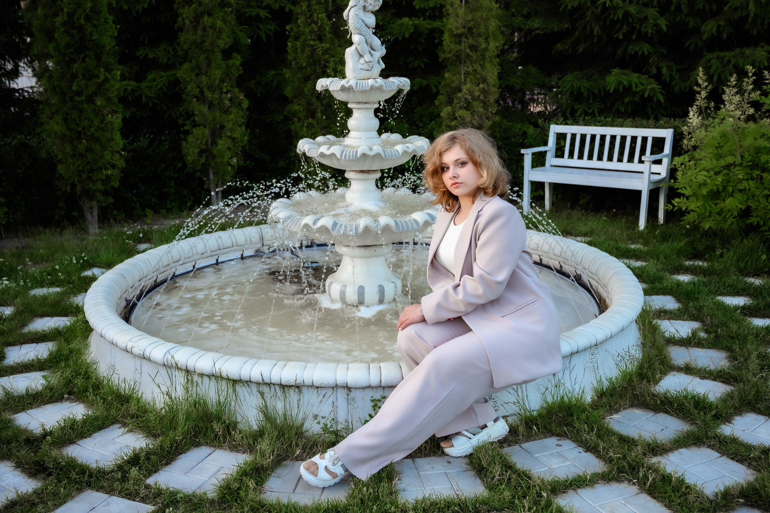 выпускной в загородном ресторане, фотосессия в саду