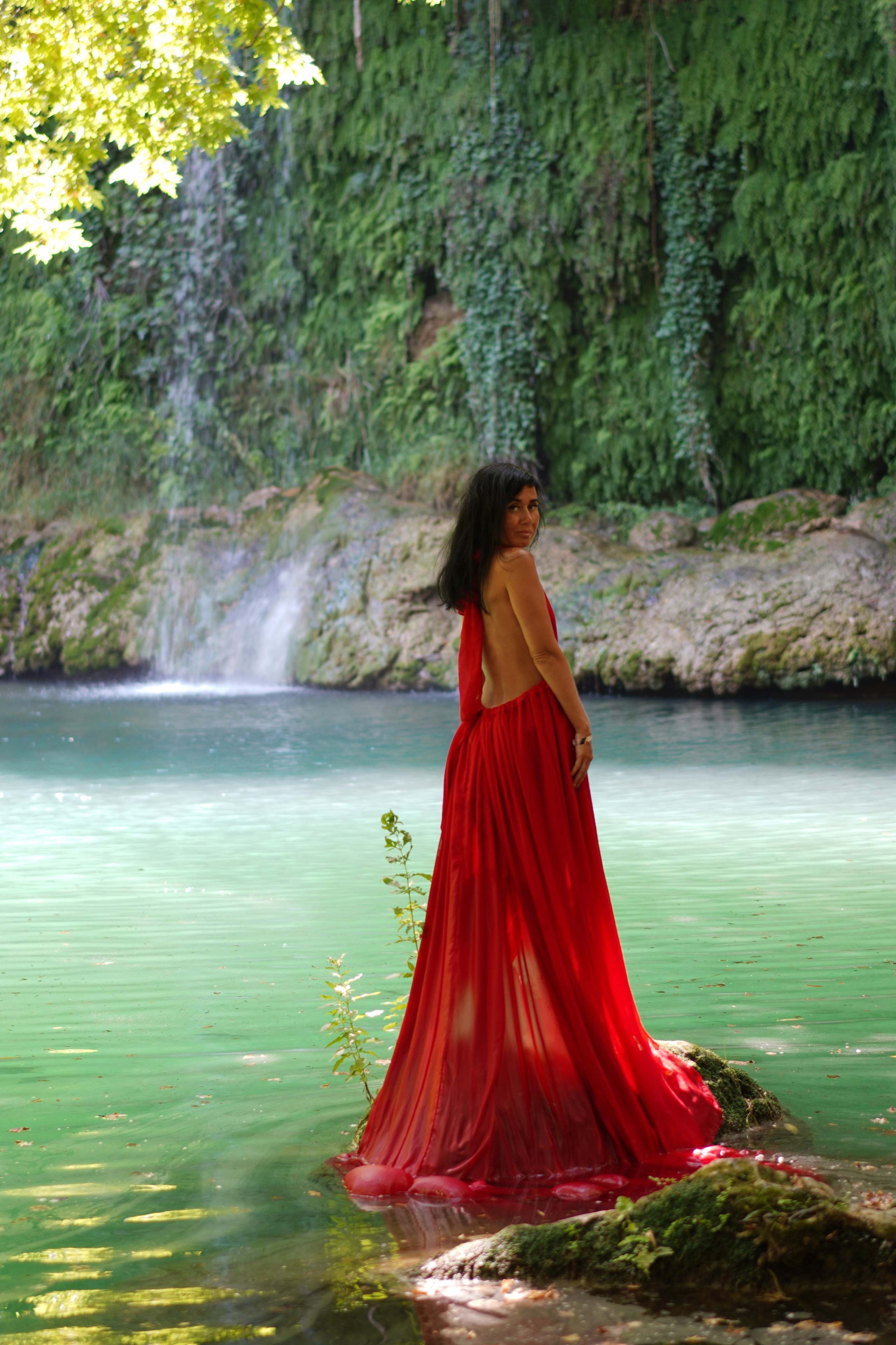 Индивидуальная фотосессия на водопаде Куршунлу, Анталия. Профессиональный фотограф в Турции Анталии Кемере Сиде Белеке Алании