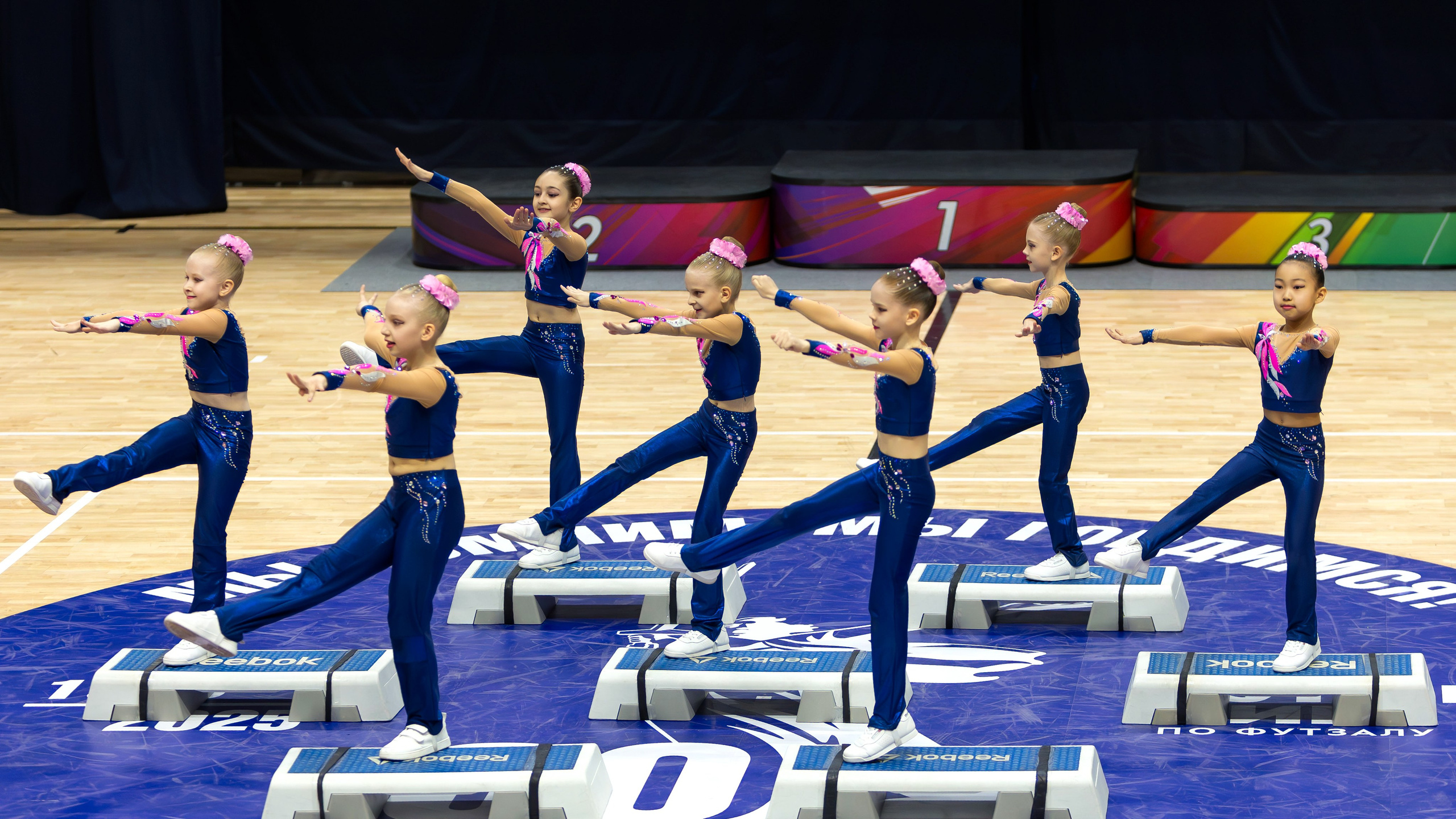 Фестиваль по фитнес-аэробике «Облачко» дисциплина «Степ-аэробика». Выпускные альбомы и школьный фотограф в Подольске, Троицке, Щербинке, Москве и Московской области