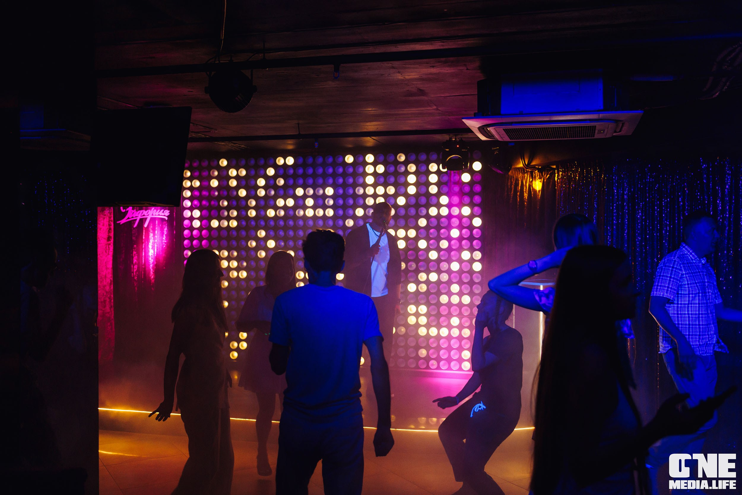Фоторепортаж из караоке-клуба Эйфория. One Media Life: фоторепортажи, фотоотчеты с мероприятий и заведений